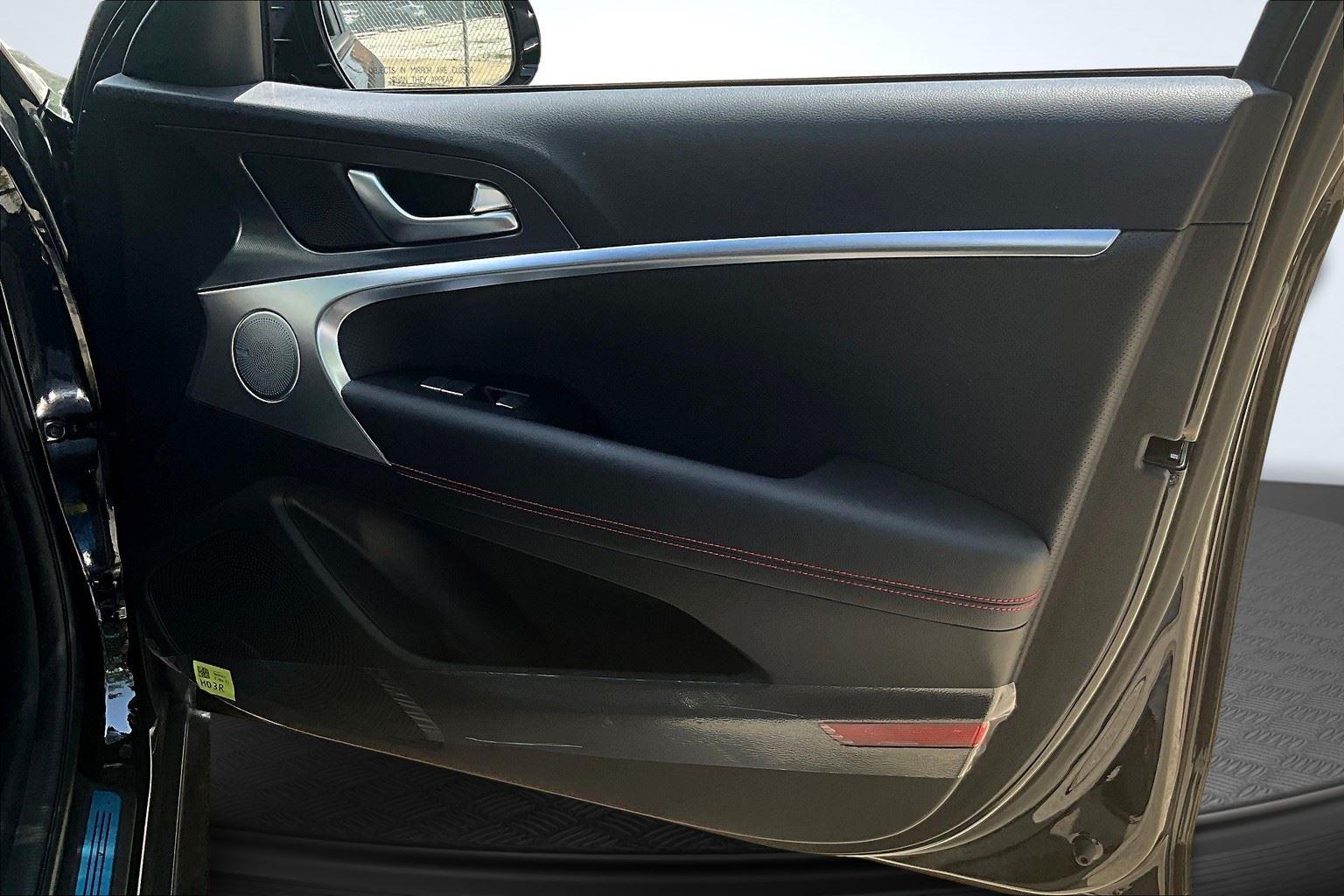 2025 Genesis G70 2.5T photo 22