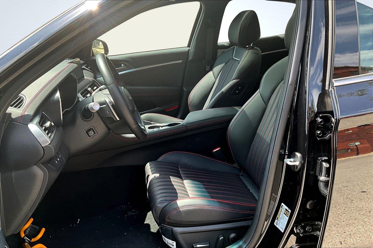 2025 Genesis G70 2.5T photo 23