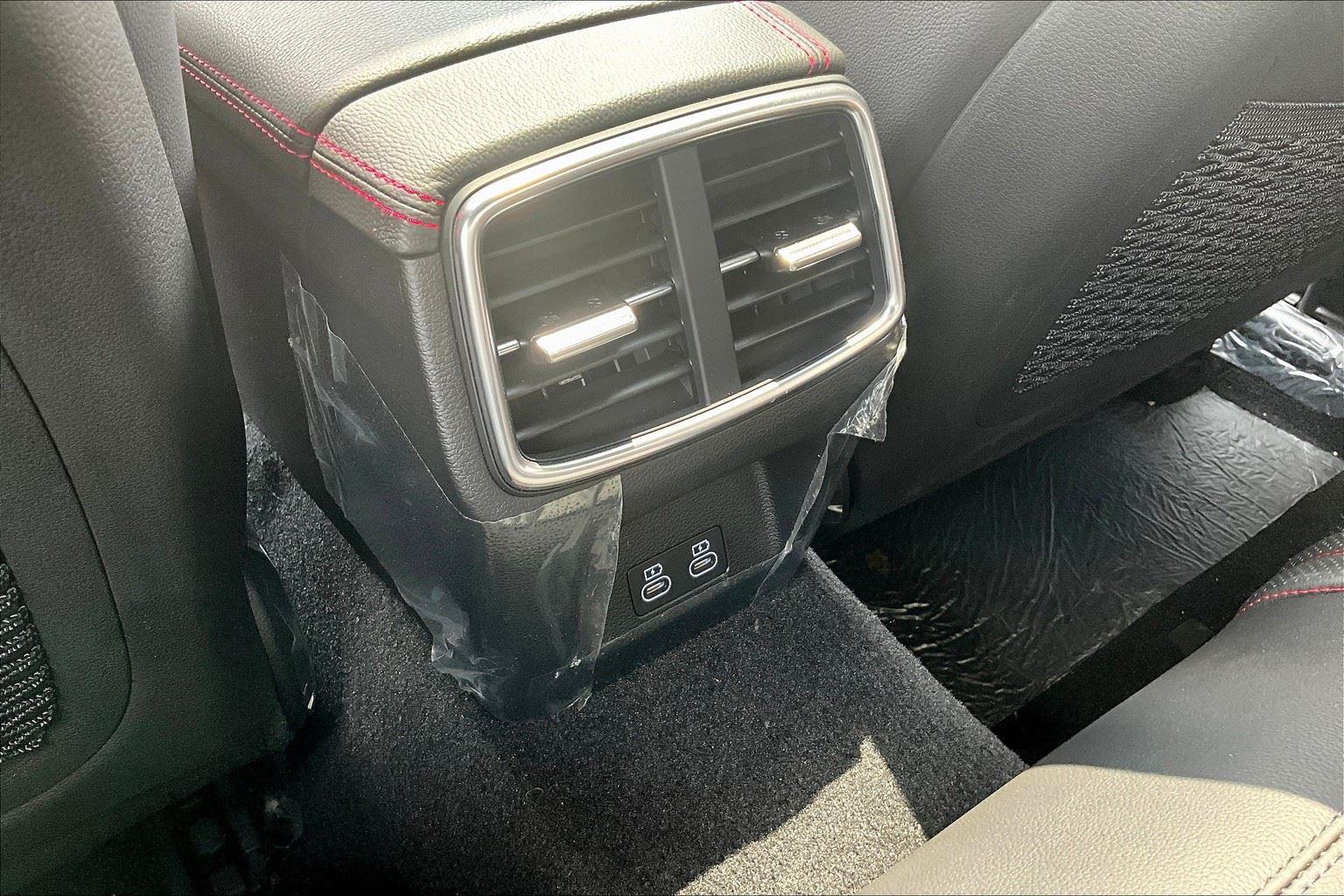 2025 Genesis G70 2.5T photo 30