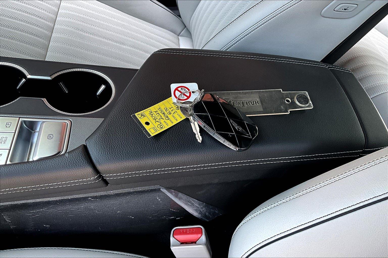 2024 Genesis G70 3.3T Sport Advanced photo 11