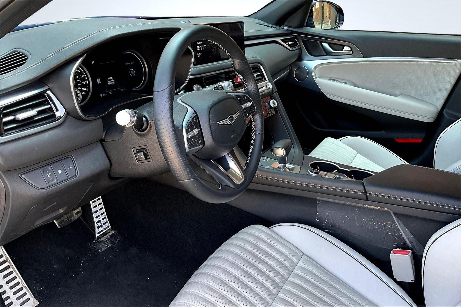 2024 Genesis G70 3.3T Sport Advanced photo 14