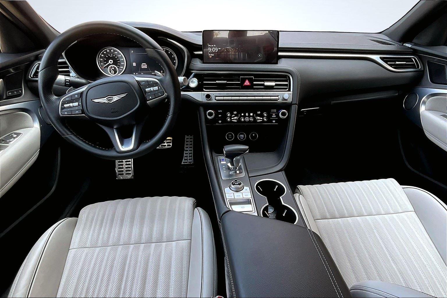 2024 Genesis G70 3.3T Sport Advanced photo 16