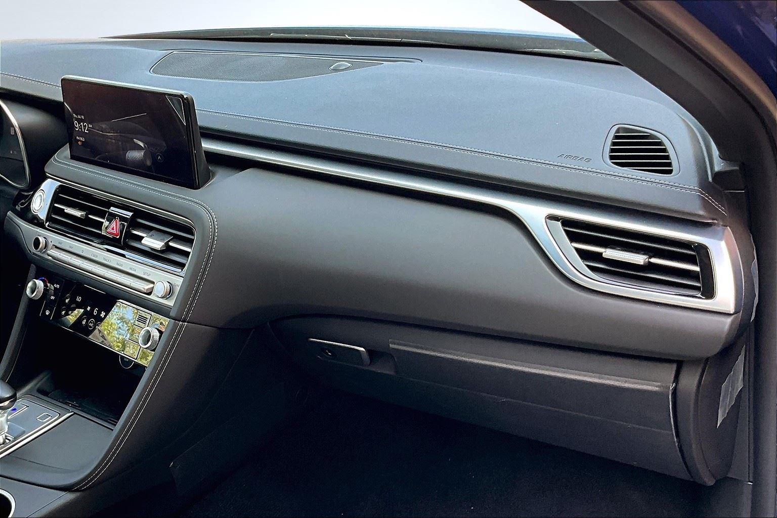 2024 Genesis G70 3.3T Sport Advanced photo 17