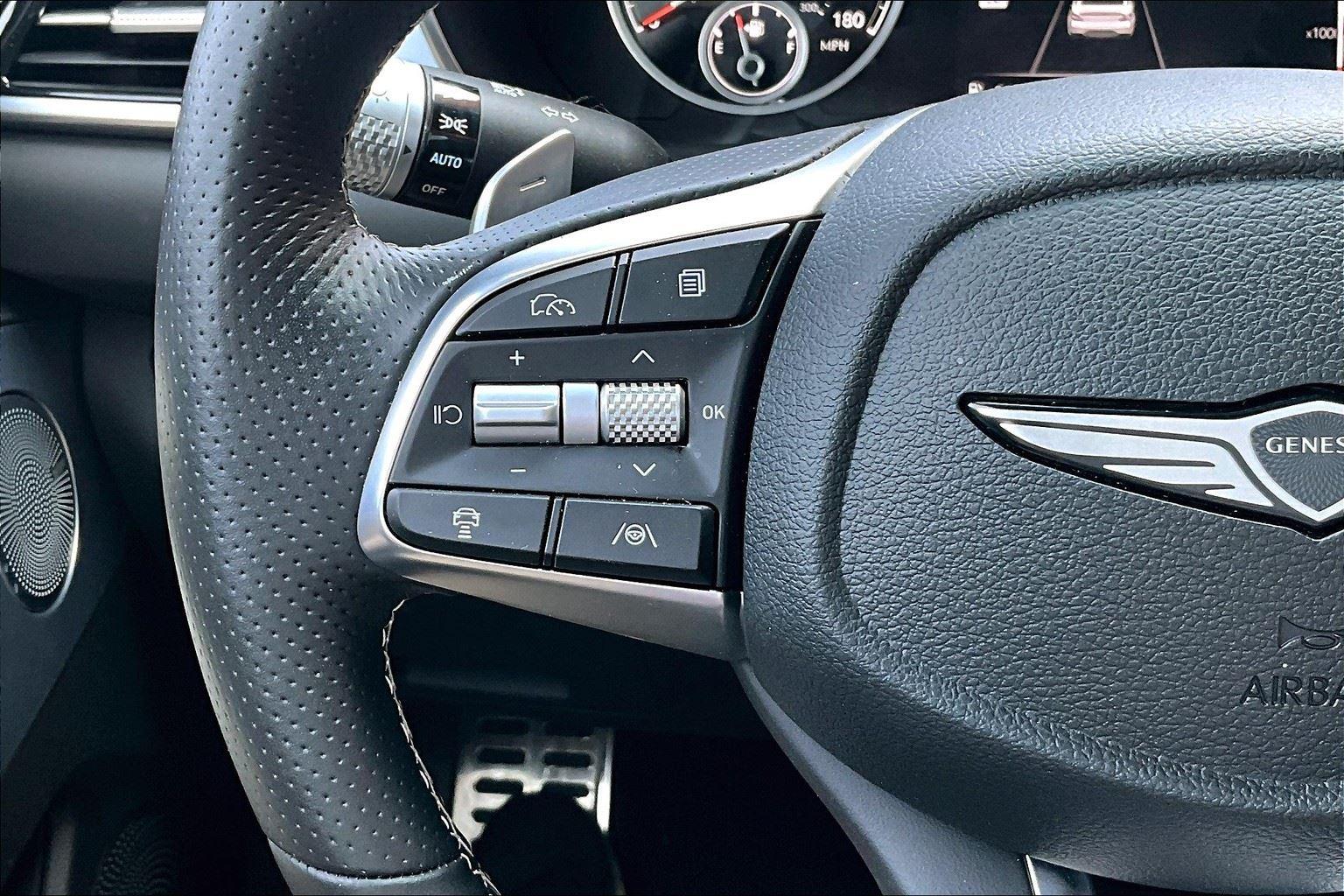 2024 Genesis G70 3.3T Sport Advanced photo 18