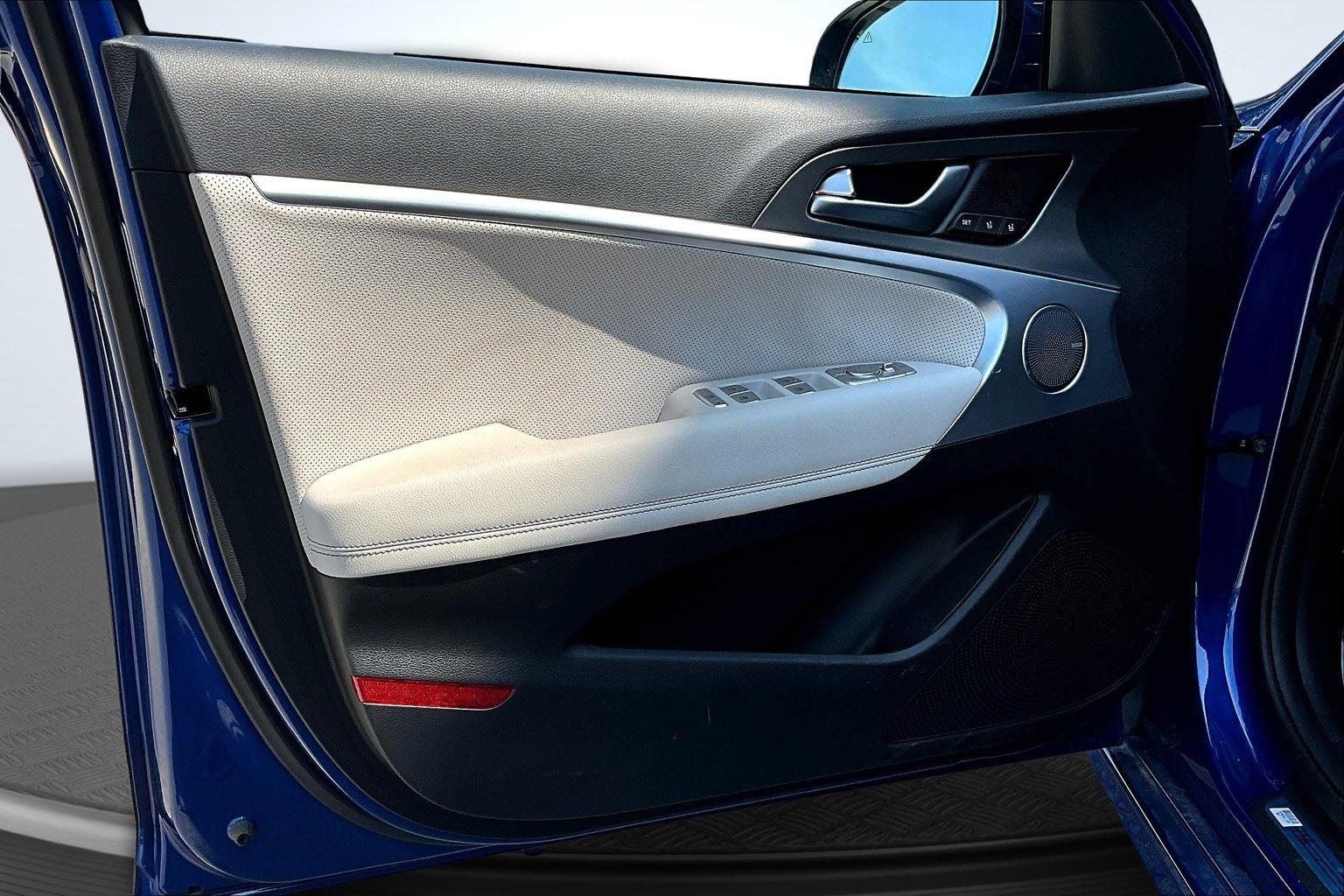 2024 Genesis G70 3.3T Sport Advanced photo 23