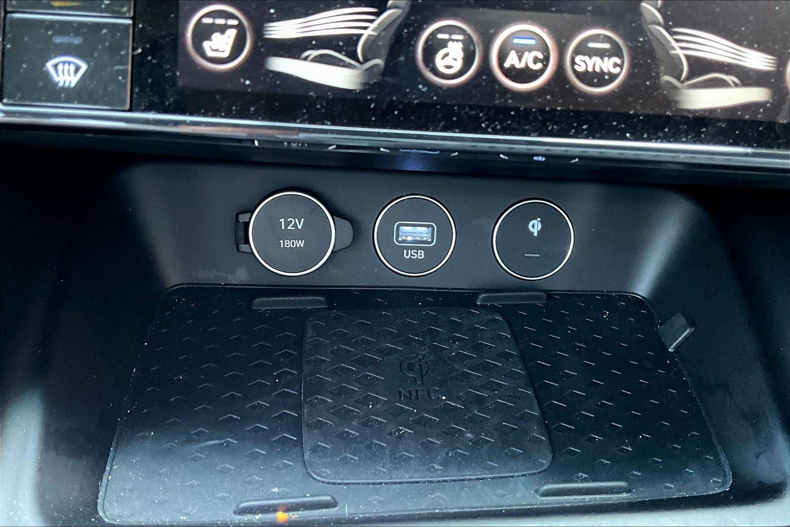 2024 Genesis G70 3.3T Sport Advanced photo 32