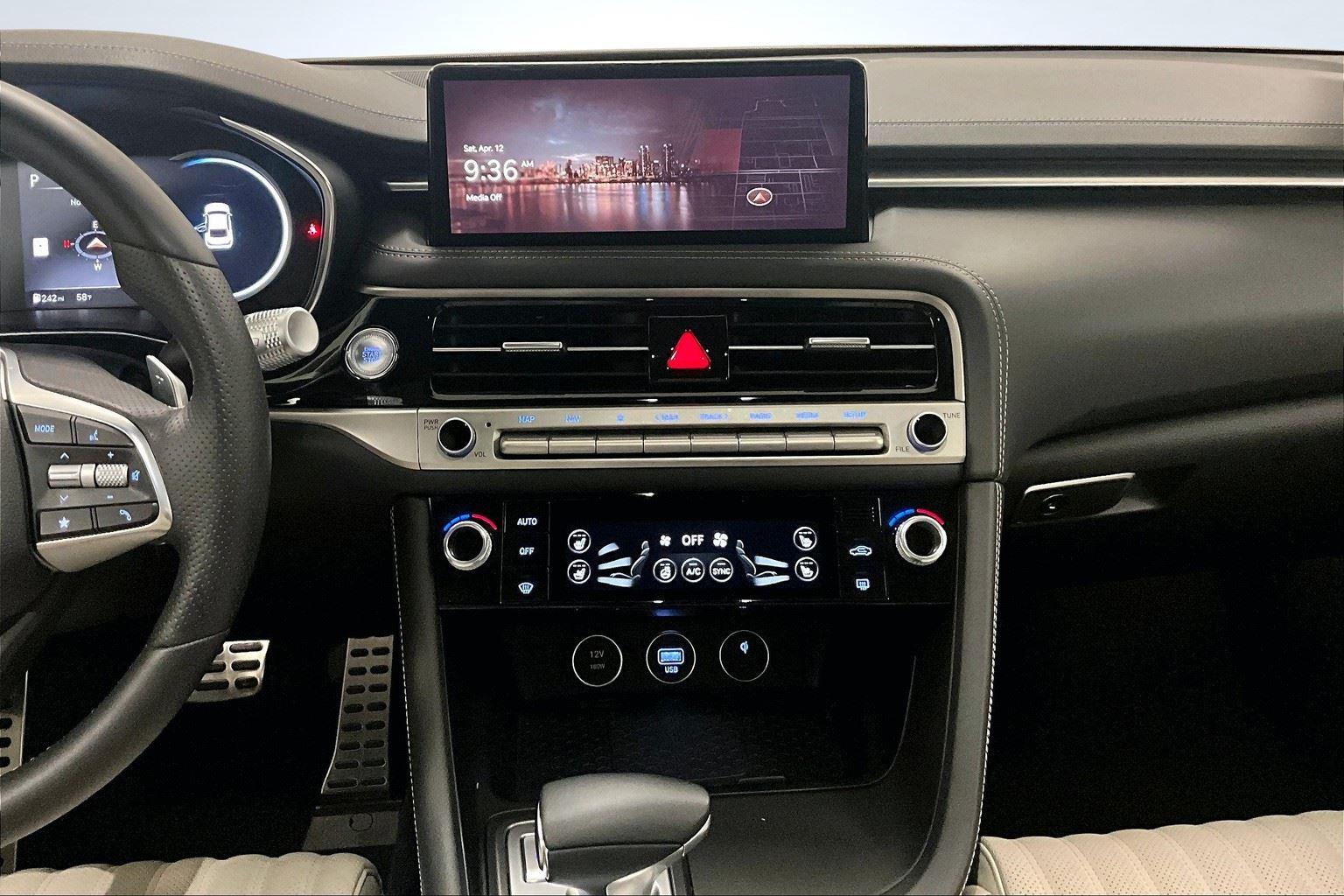 2025 Genesis G70 2.5T photo 37