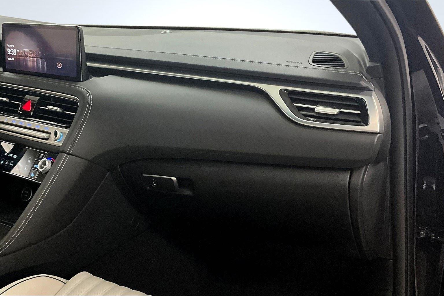 2025 Genesis G70 2.5T photo 48