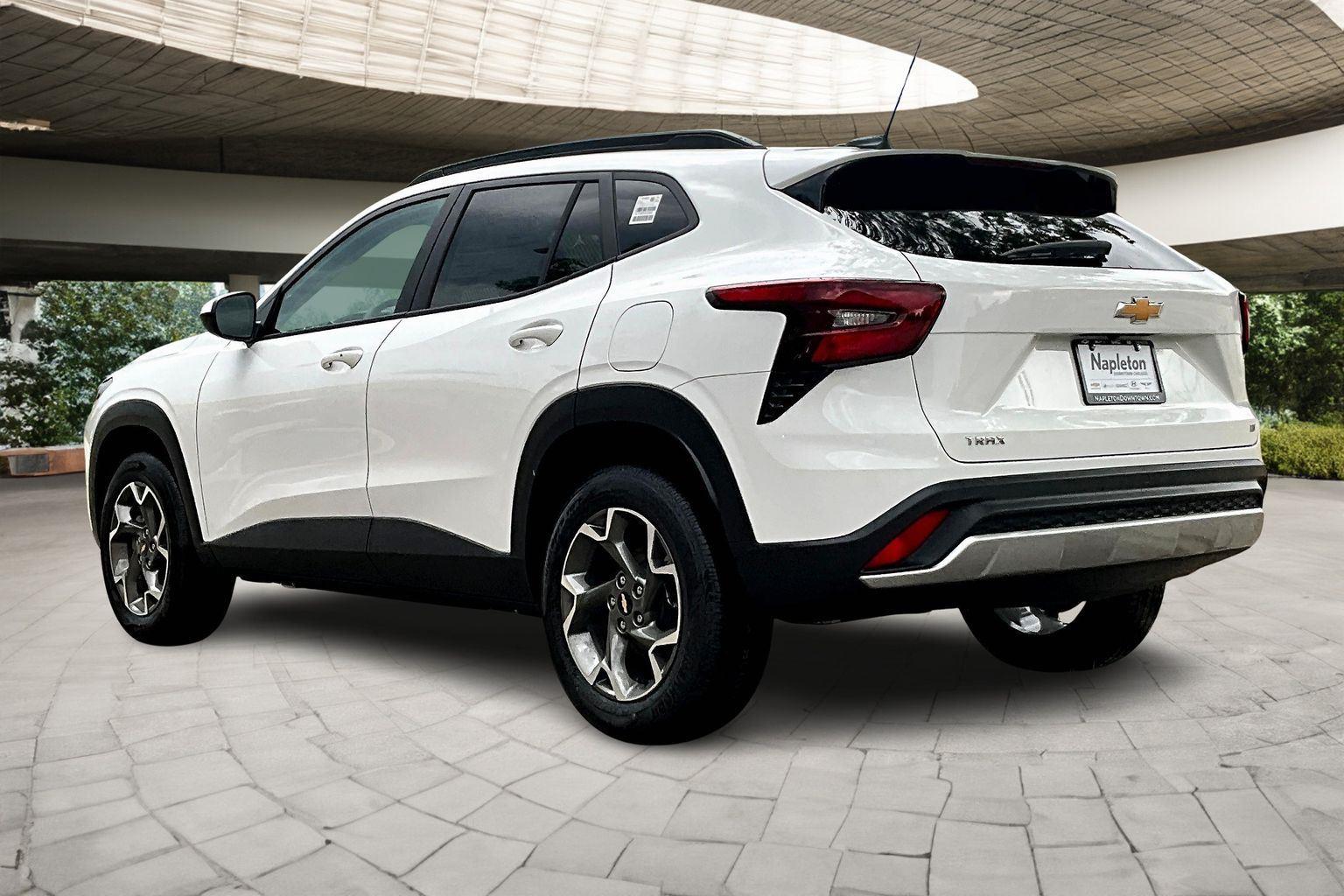 2025 Chevrolet Trax LT photo 3