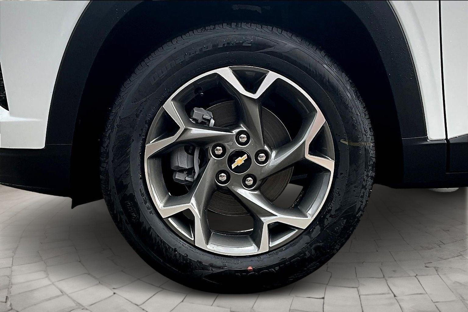 2025 Chevrolet Trax LT photo 11