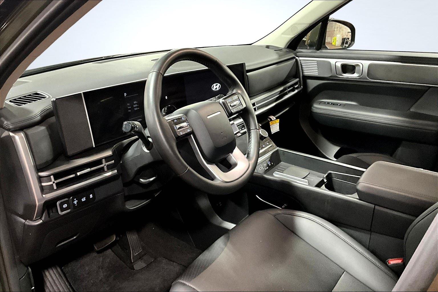 2025 Hyundai Santa Fe SEL photo 12