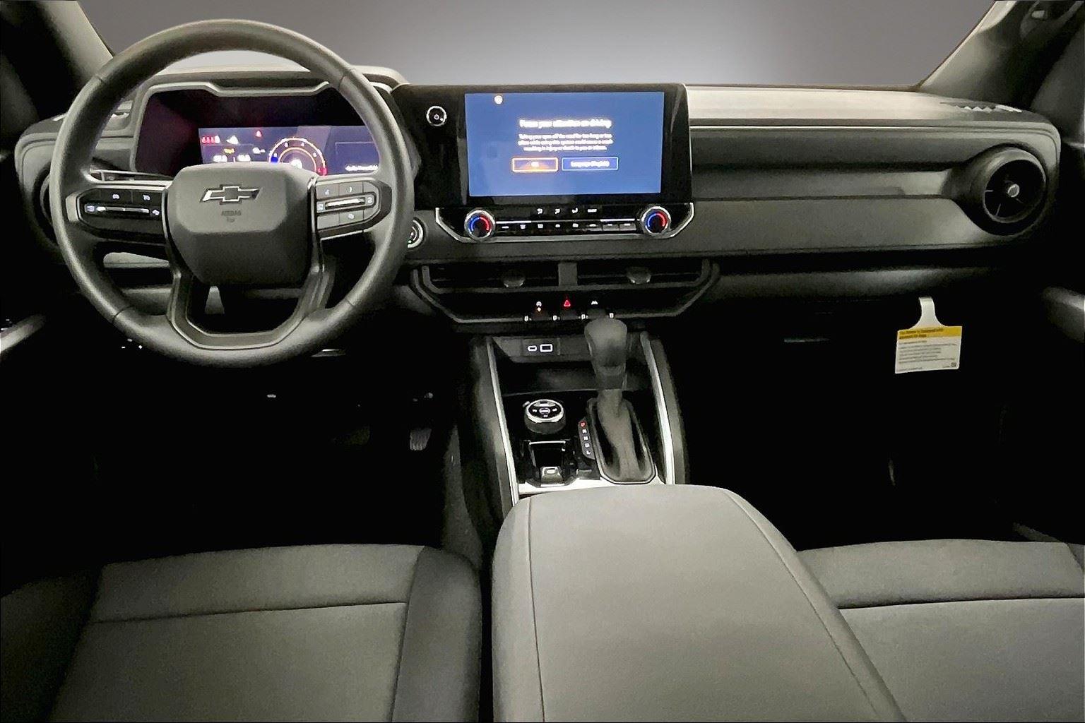 2025 Chevrolet Colorado Work Truck LT photo 31