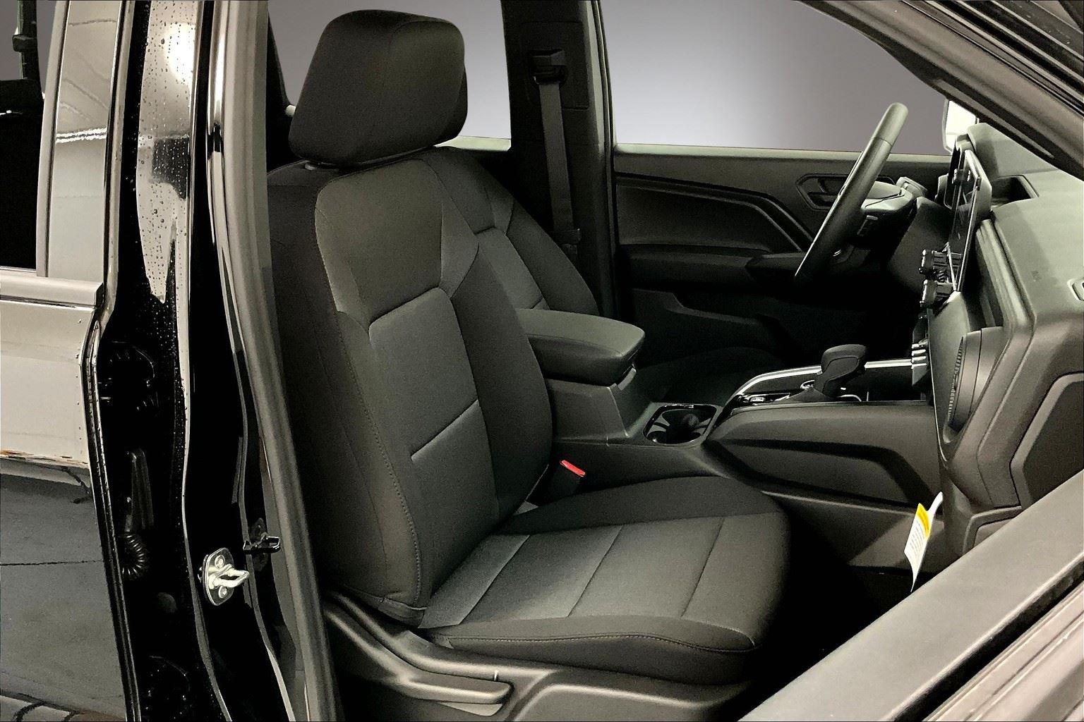 2025 Chevrolet Colorado Work Truck LT photo 34