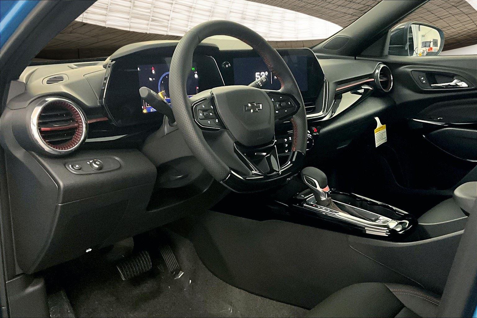 2025 Chevrolet Trax photo 6