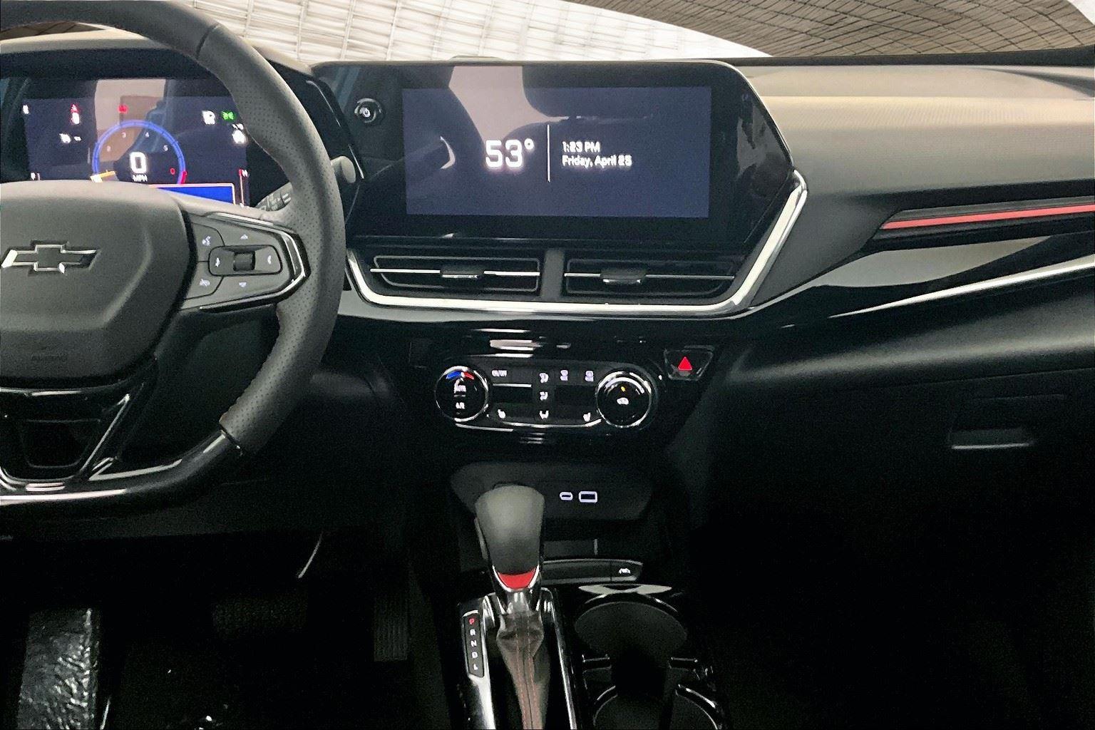 2025 Chevrolet Trax photo 7
