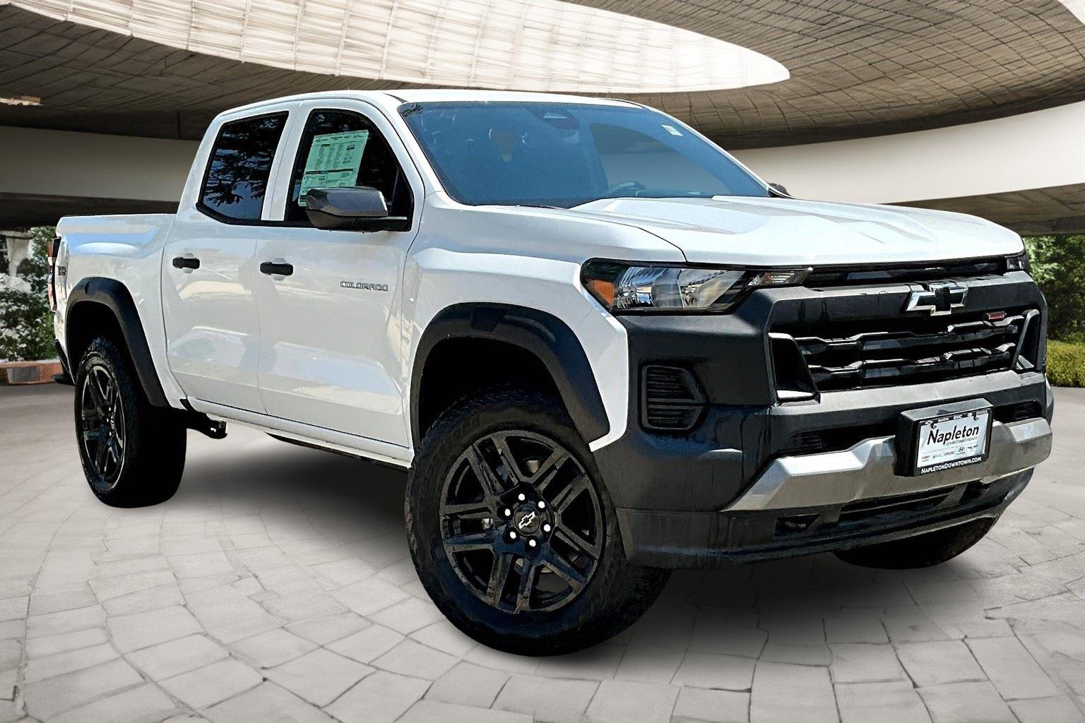 2025 Chevrolet Colorado Work Truck LT photo 15