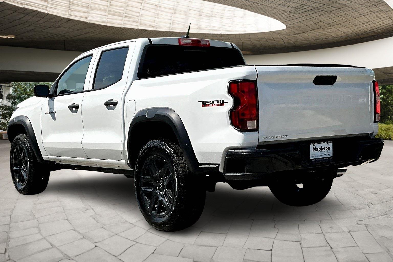 2025 Chevrolet Colorado Work Truck LT photo 16