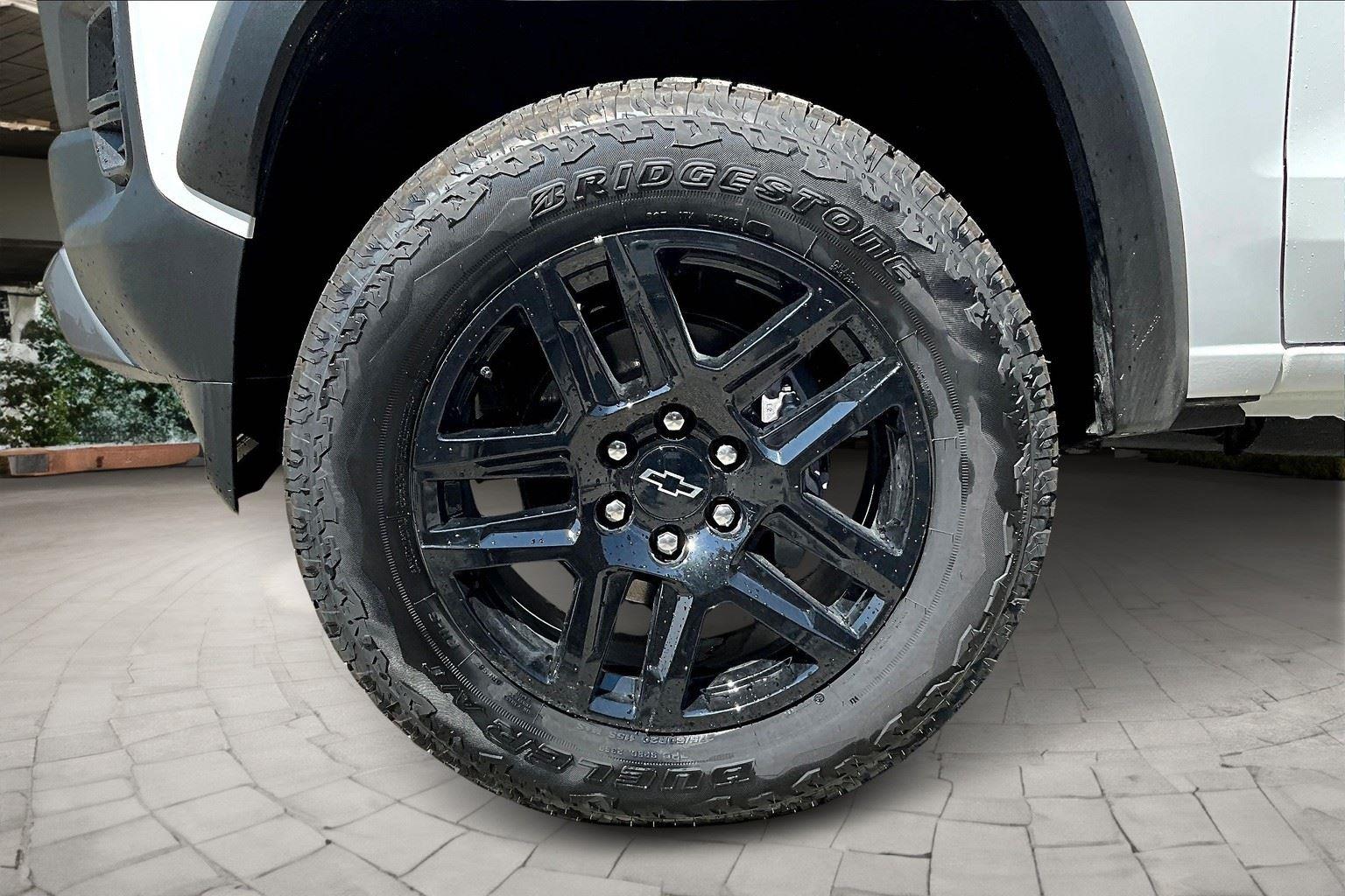 2025 Chevrolet Colorado Work Truck LT photo 24