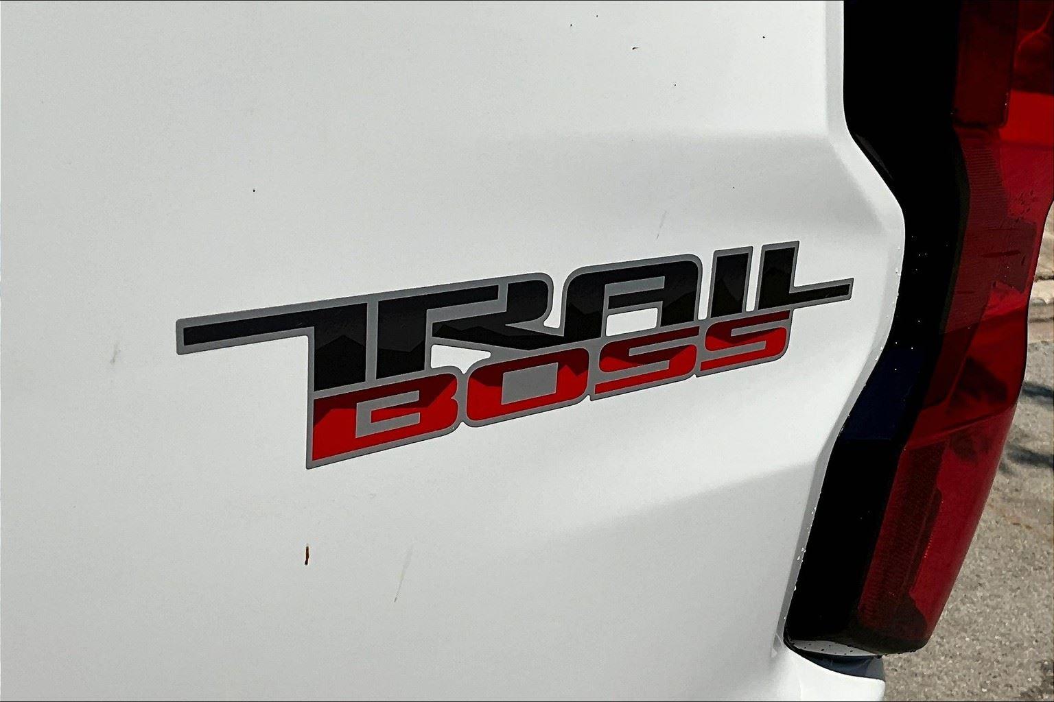 2025 Chevrolet Colorado Work Truck LT photo 25
