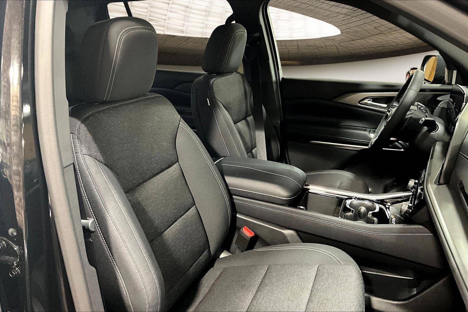 2026 Chevrolet Traverse photo 32