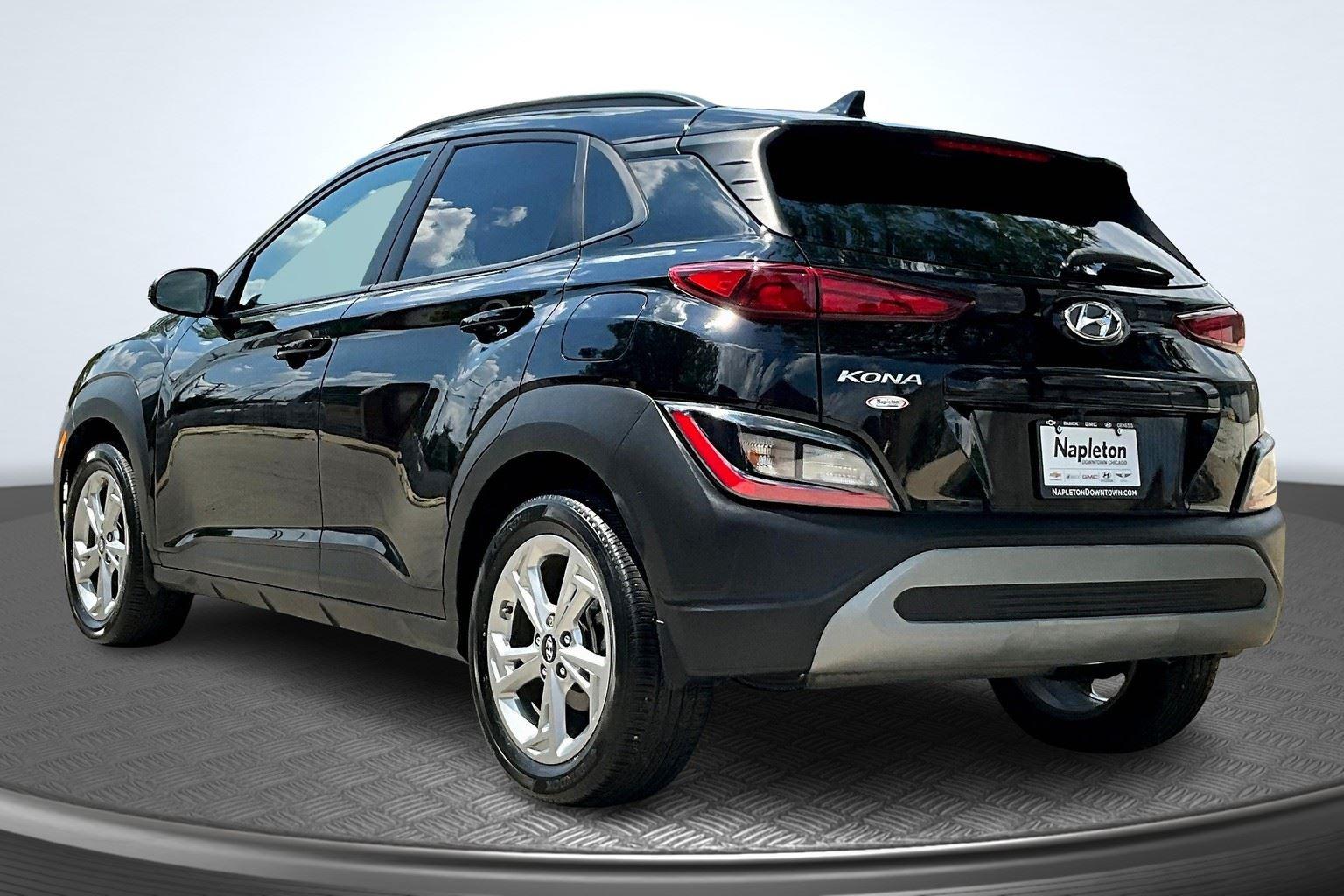 2022 Hyundai Kona SEL photo 2