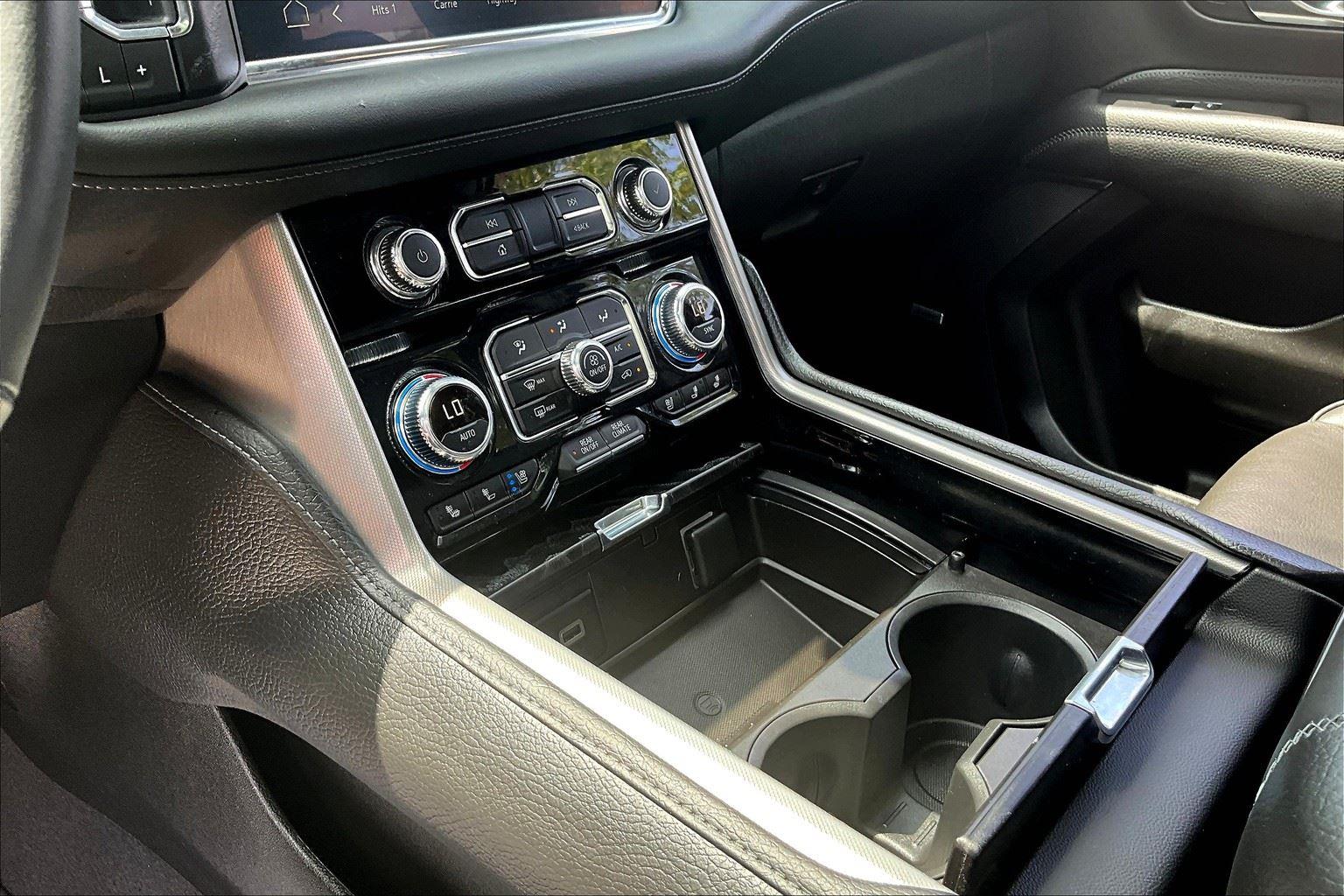 2022 Gmc Yukon XL SLT photo 43