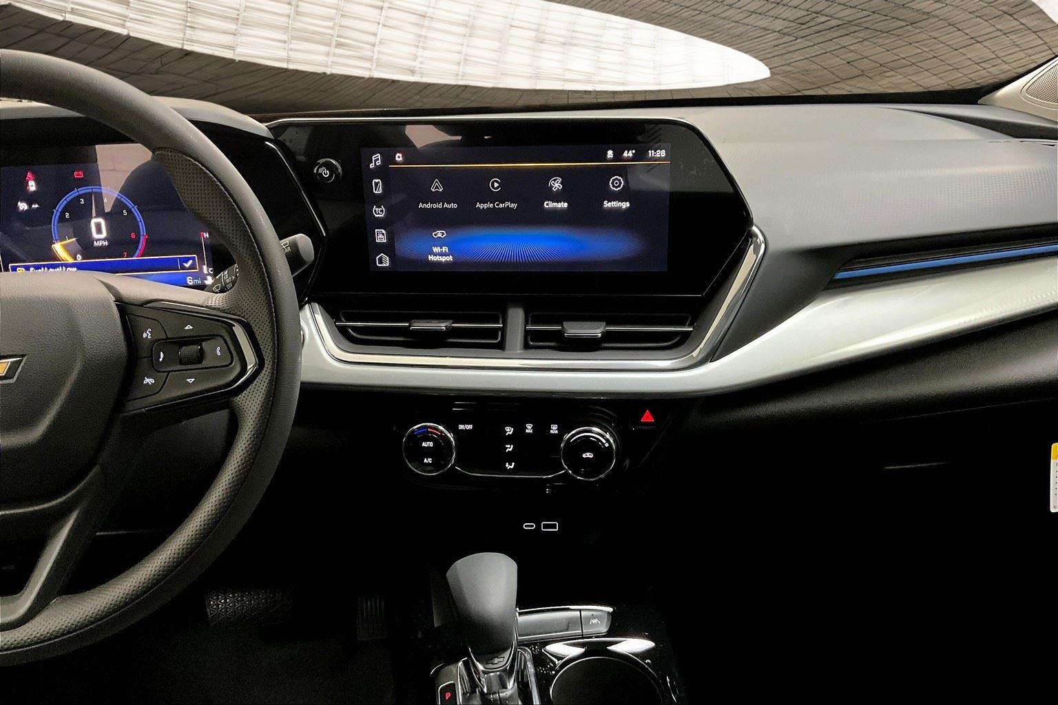 2025 Chevrolet Trax LT photo 47