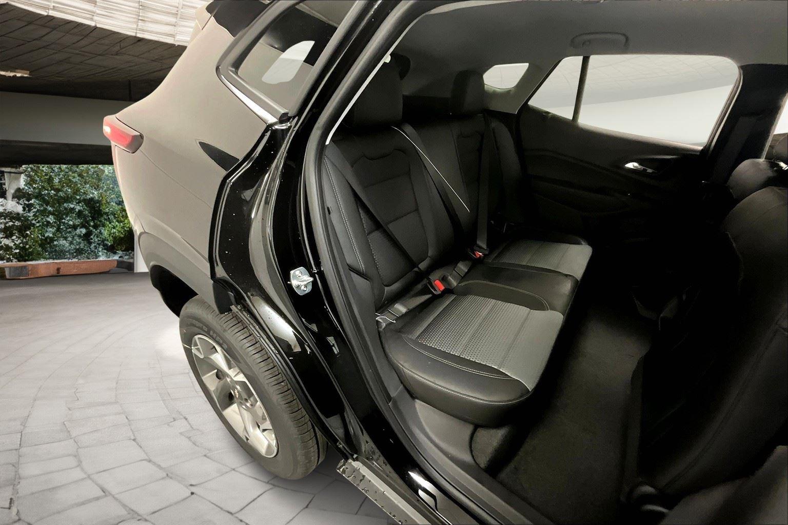 2025 Chevrolet Trax LT photo 49