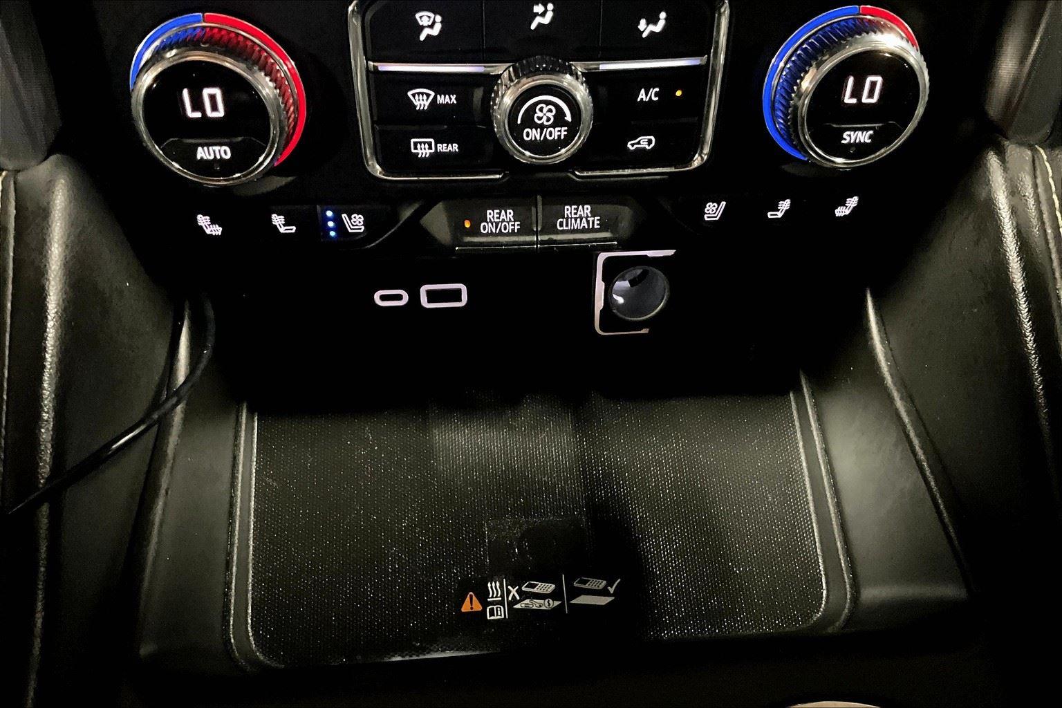 2022 Gmc Yukon XL SLT photo 27