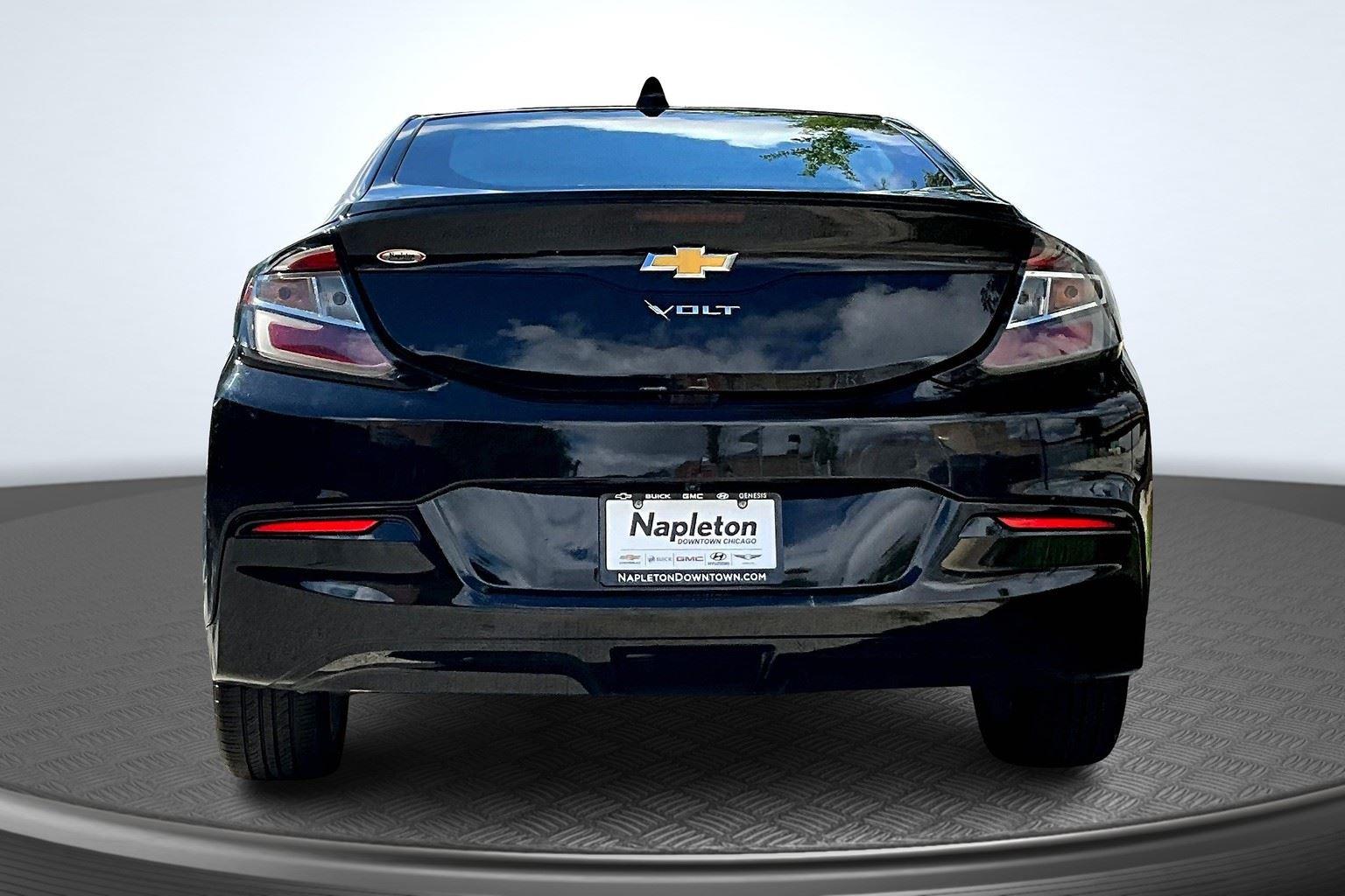 2017 Chevrolet Volt LT photo 4