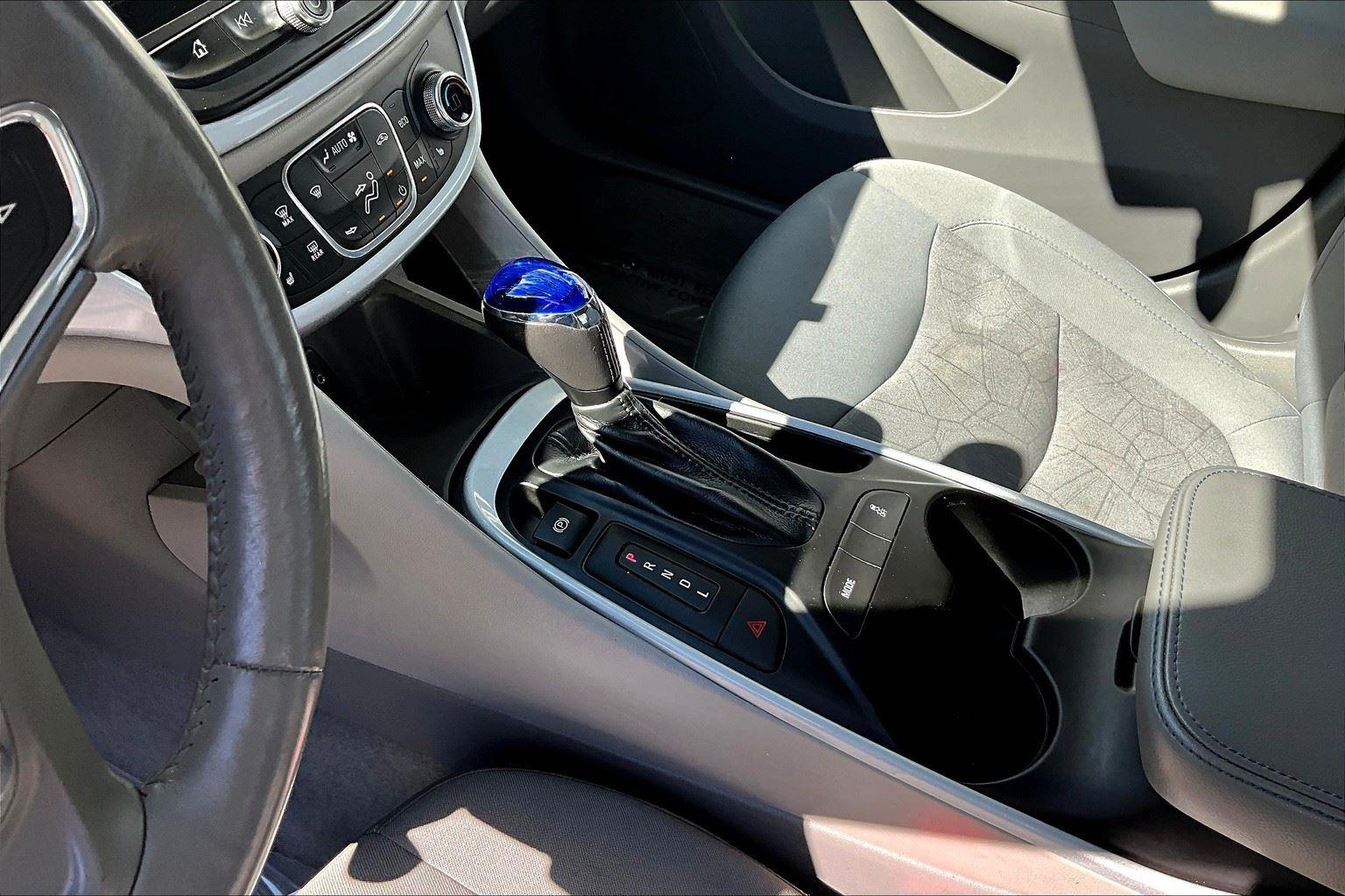 2017 Chevrolet Volt LT photo 15