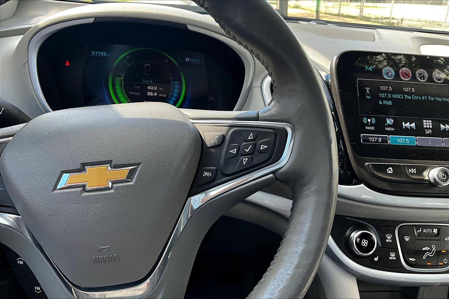 2017 Chevrolet Volt LT photo 19