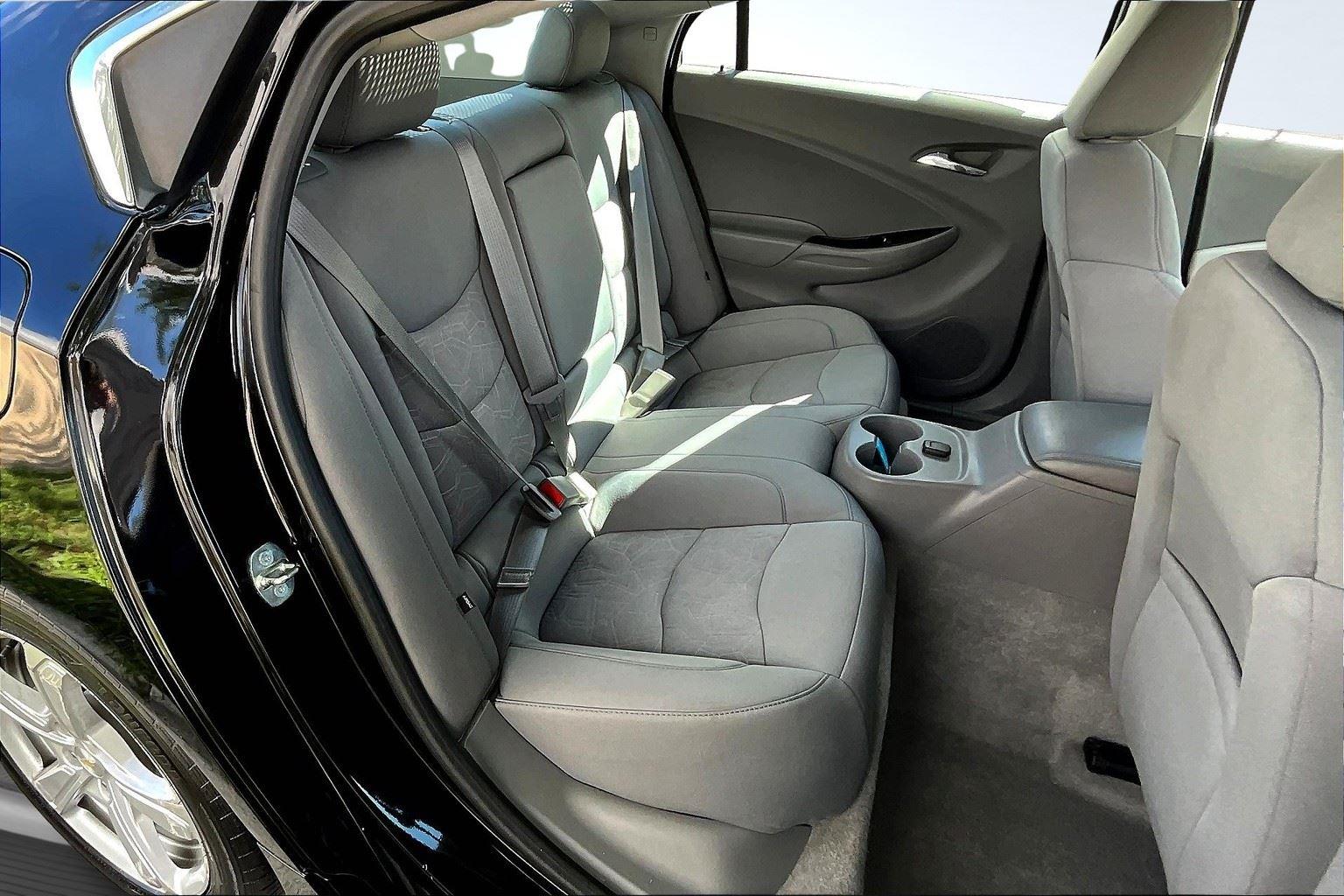 2017 Chevrolet Volt LT photo 26