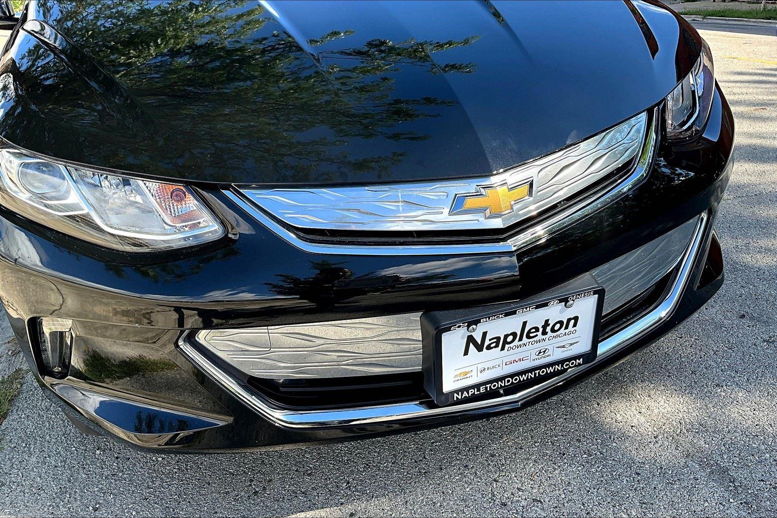 2017 Chevrolet Volt LT photo 27