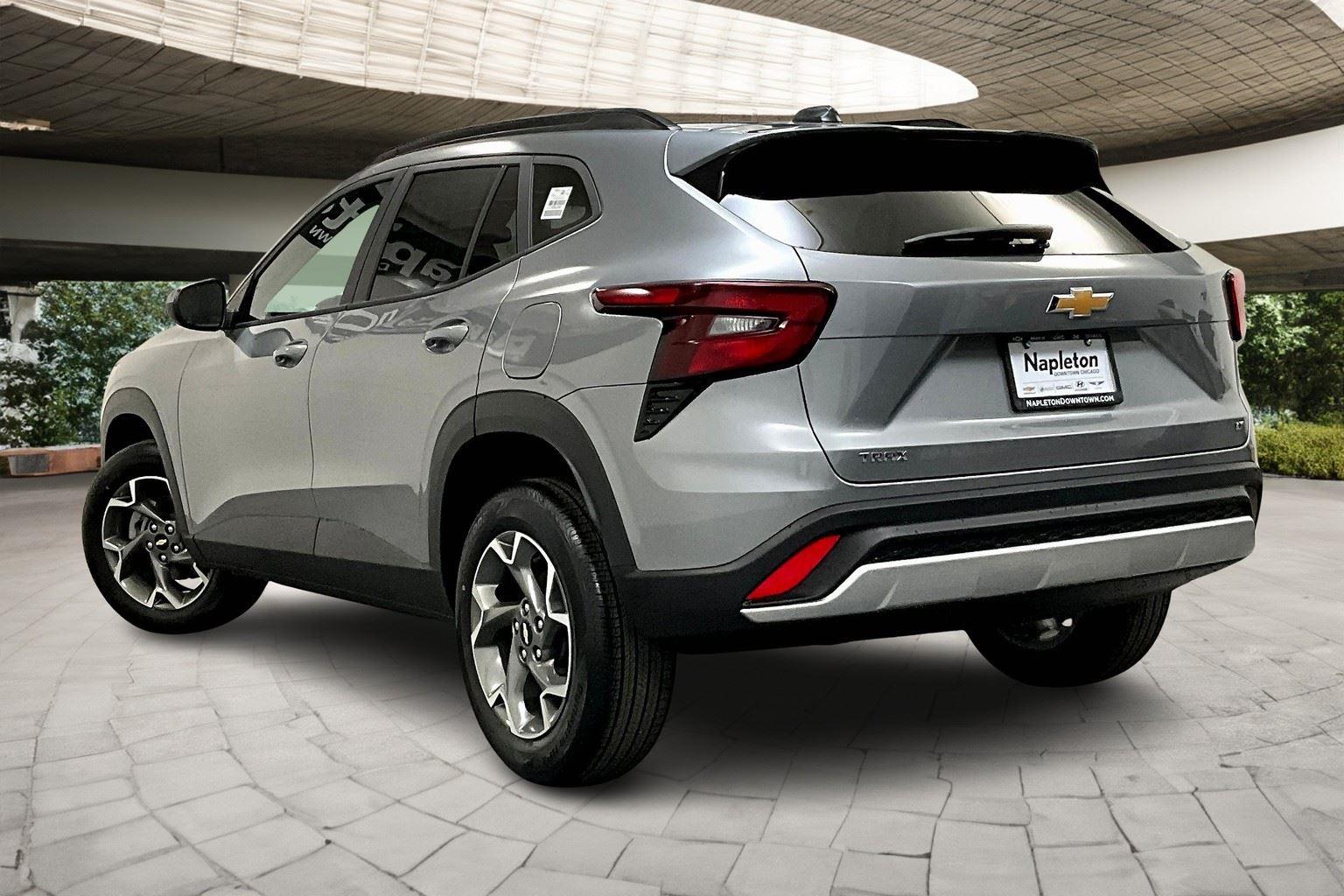 2025 Chevrolet Trax LT photo 3