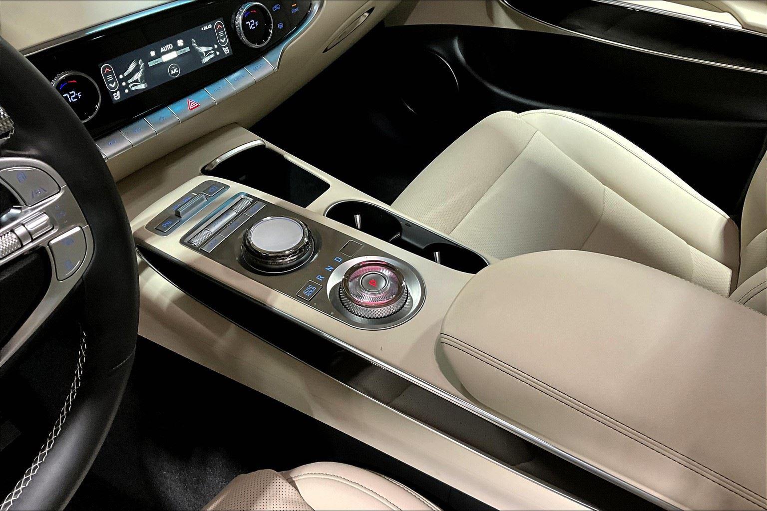 2025 Genesis GV70 2.5T photo 13