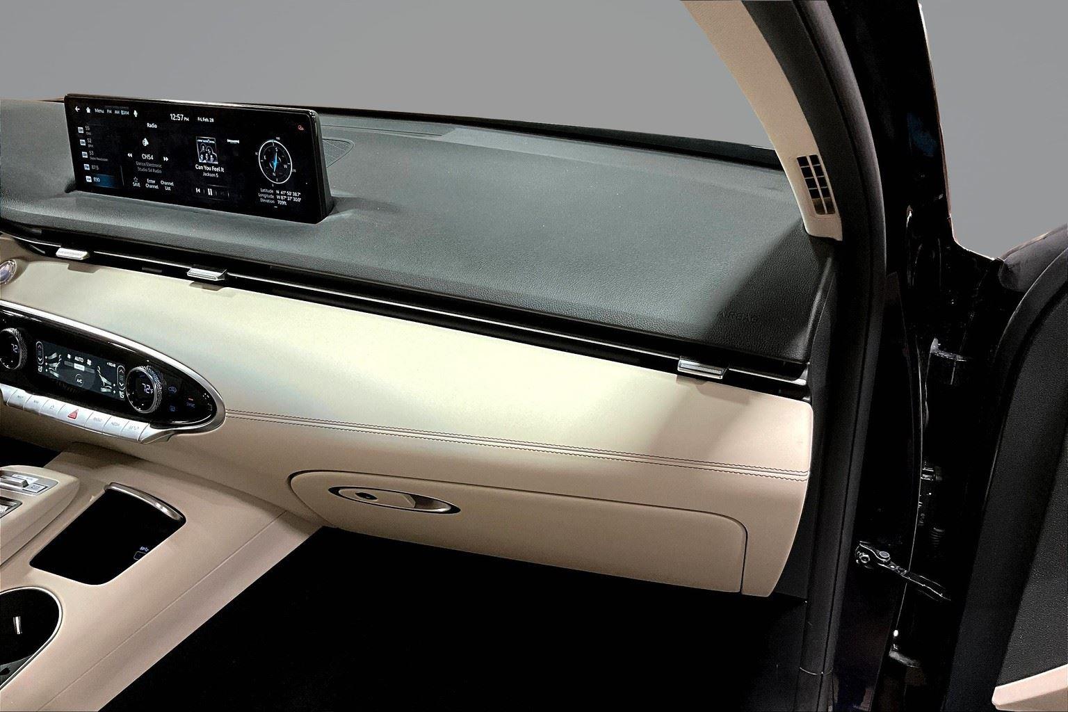 2025 Genesis GV70 2.5T photo 15