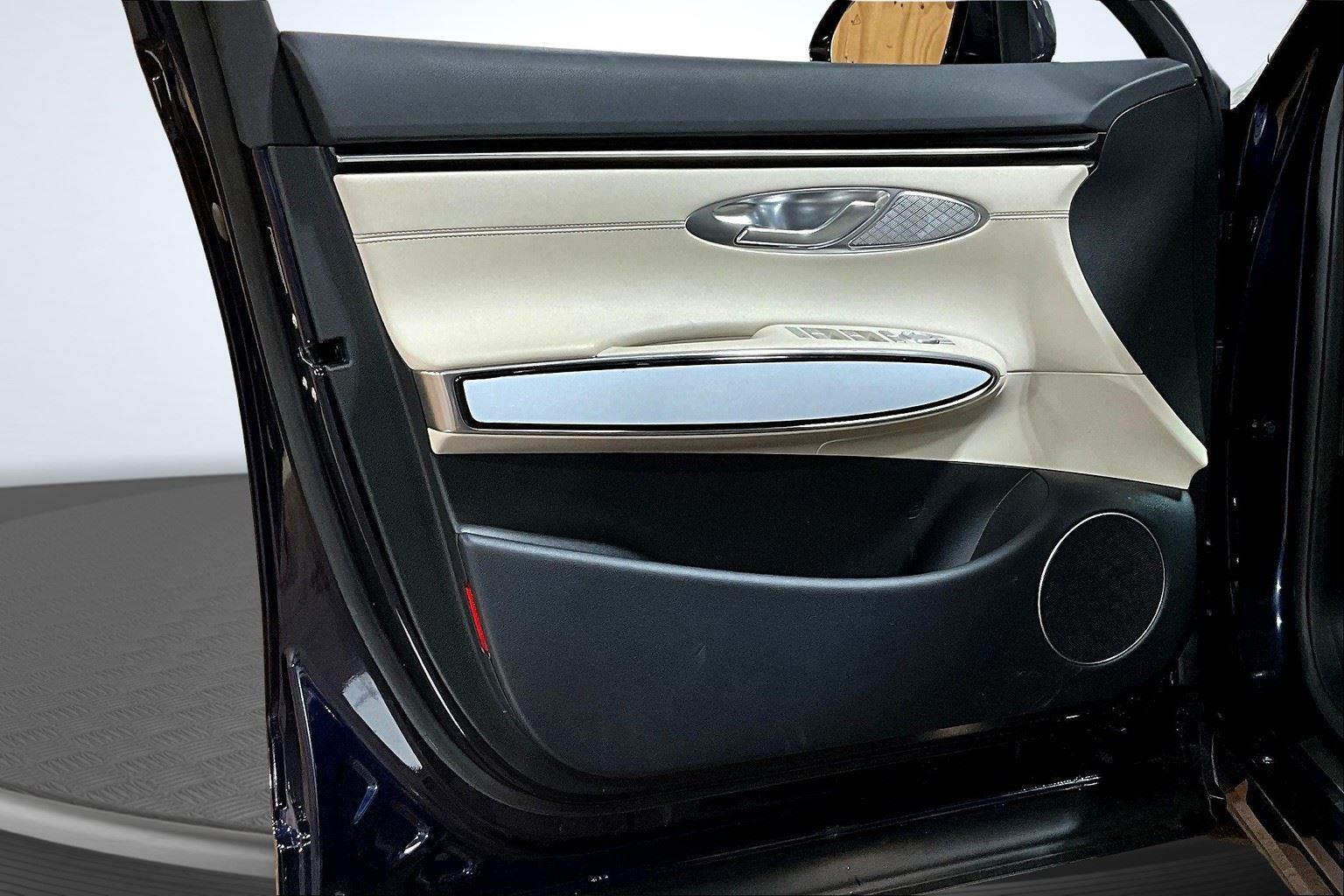 2025 Genesis GV70 2.5T photo 21