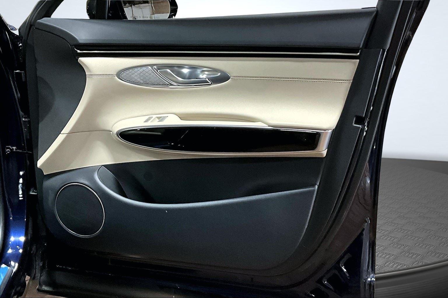 2025 Genesis GV70 2.5T photo 22