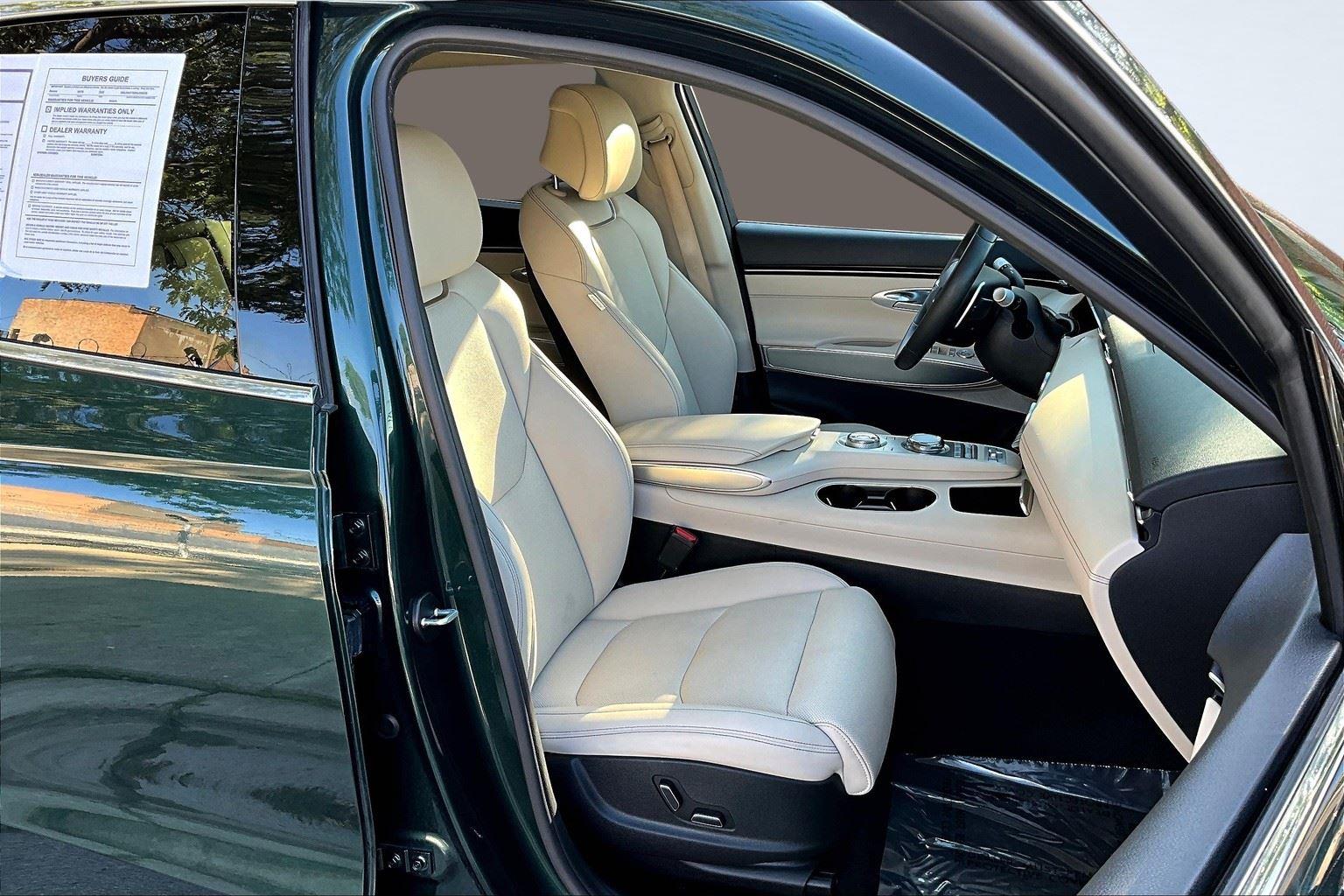 2022 Genesis GV70 2.5T photo 7