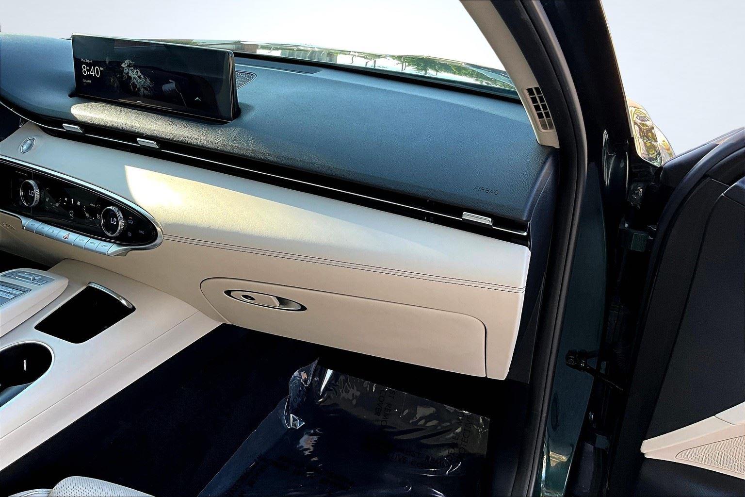 2022 Genesis GV70 2.5T photo 16