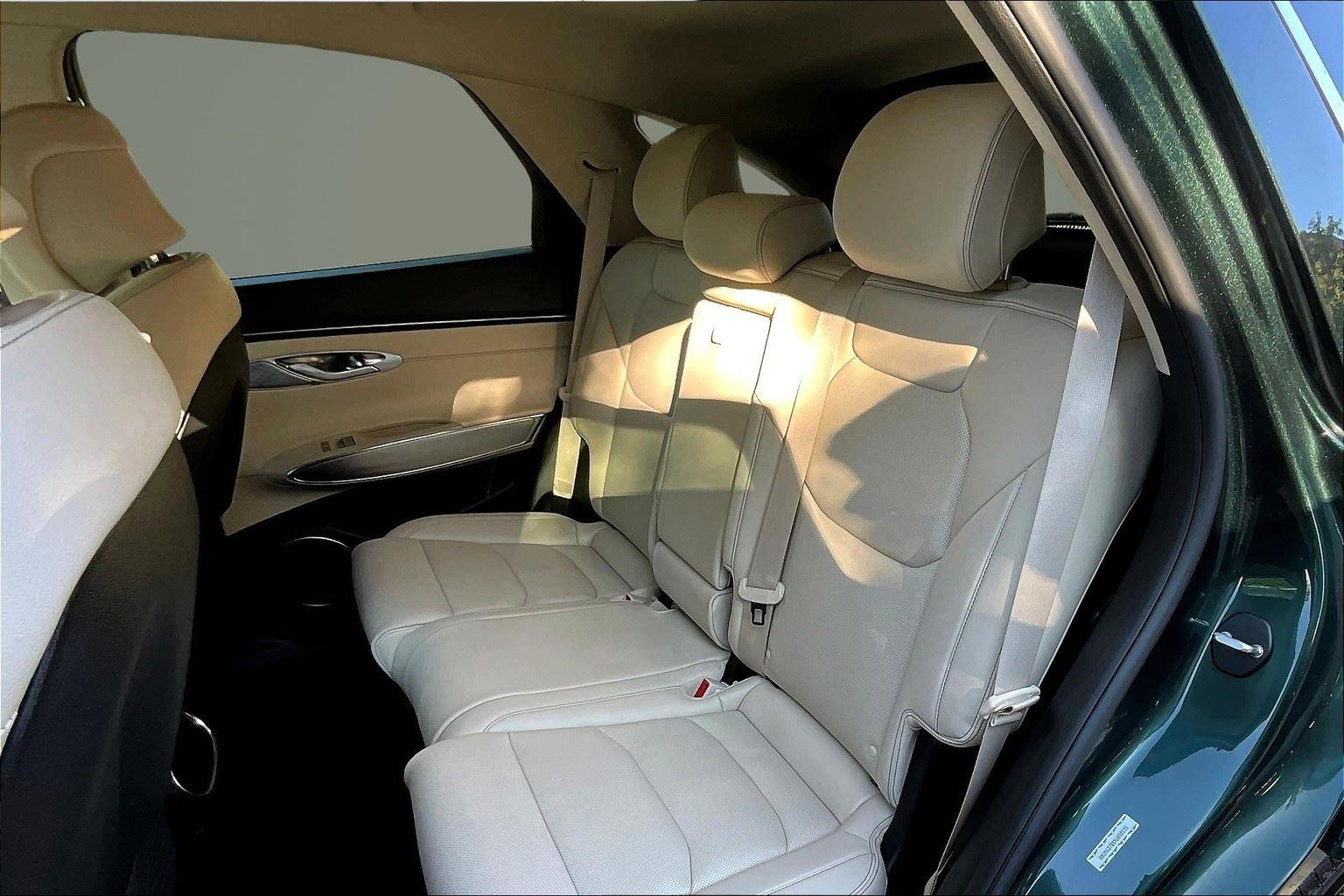 2022 Genesis GV70 2.5T photo 25