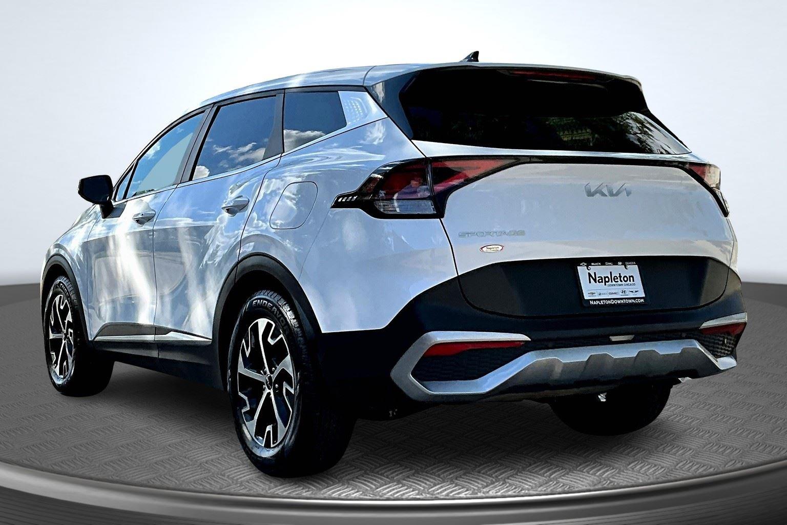 2023 Kia Sportage EX photo 2