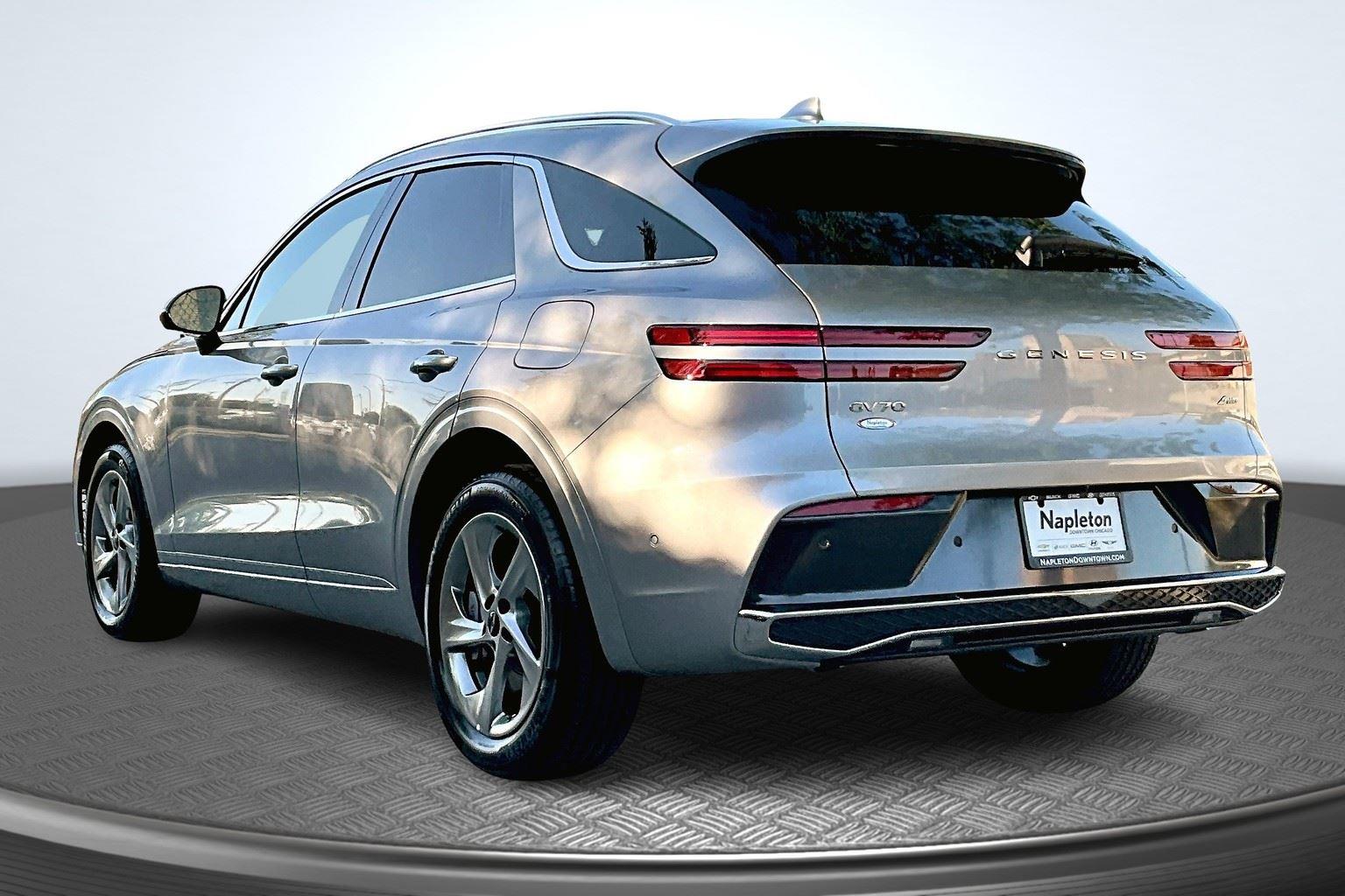 2026 Genesis GV70 2.5T Advanced photo 2