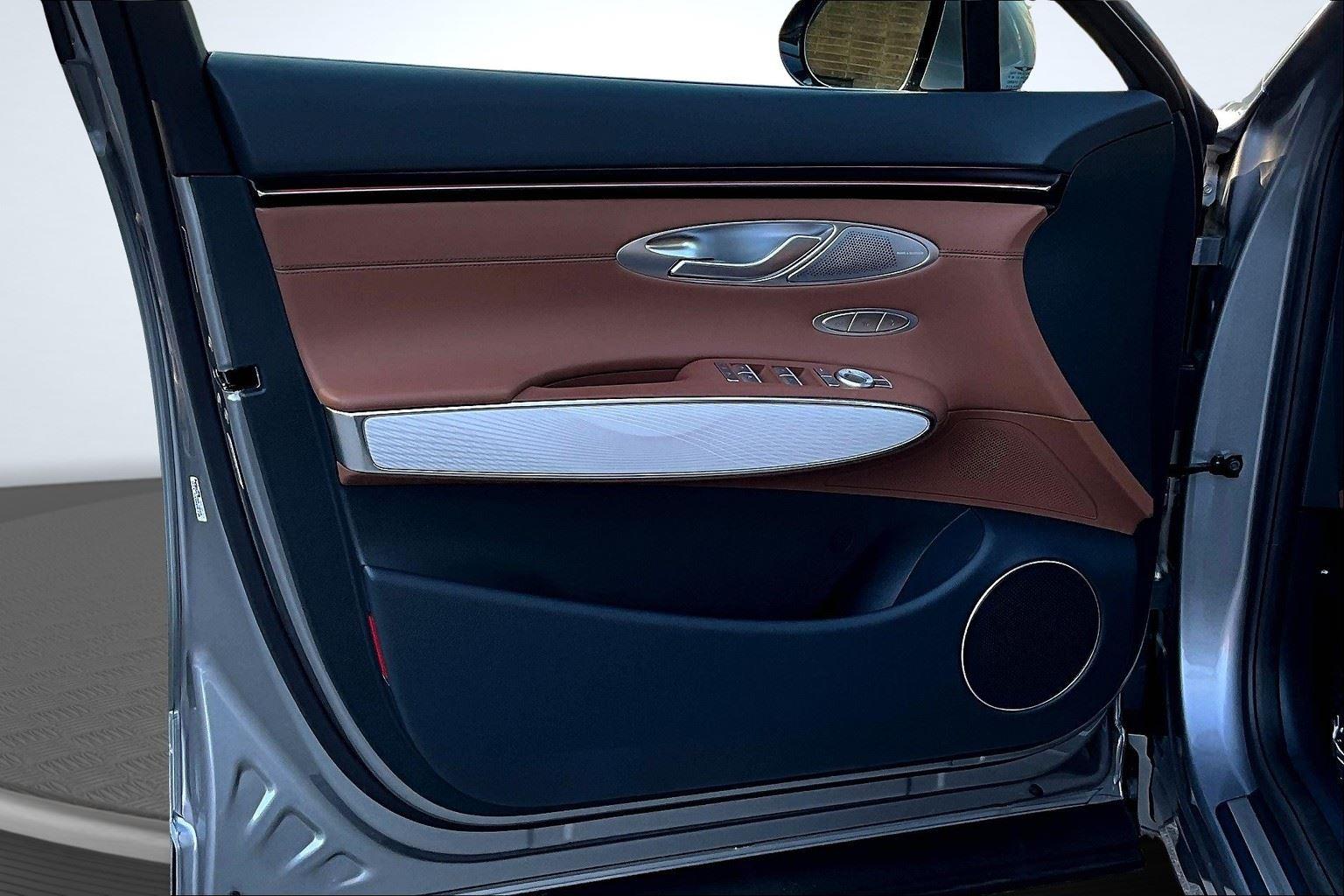 2026 Genesis GV70 2.5T Advanced photo 21