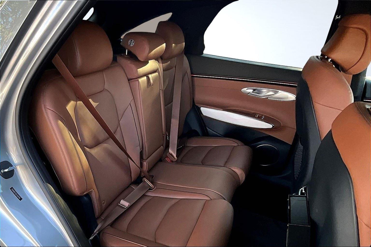 2026 Genesis GV70 2.5T Advanced photo 25