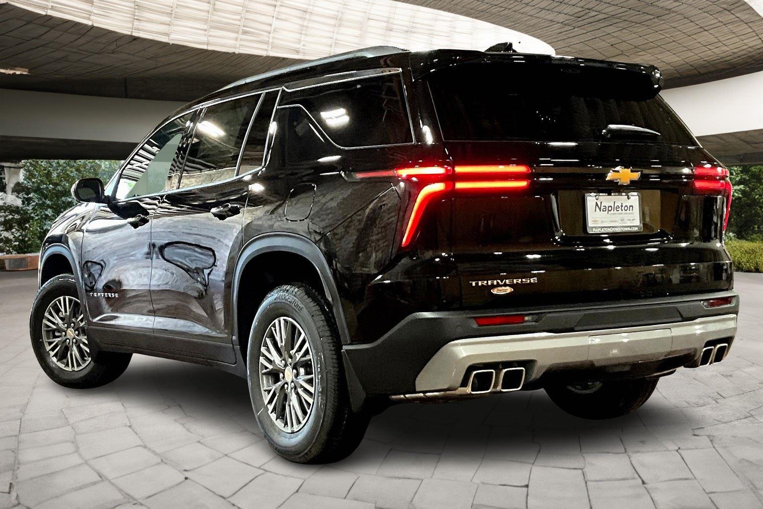 2026 Chevrolet Traverse photo 3