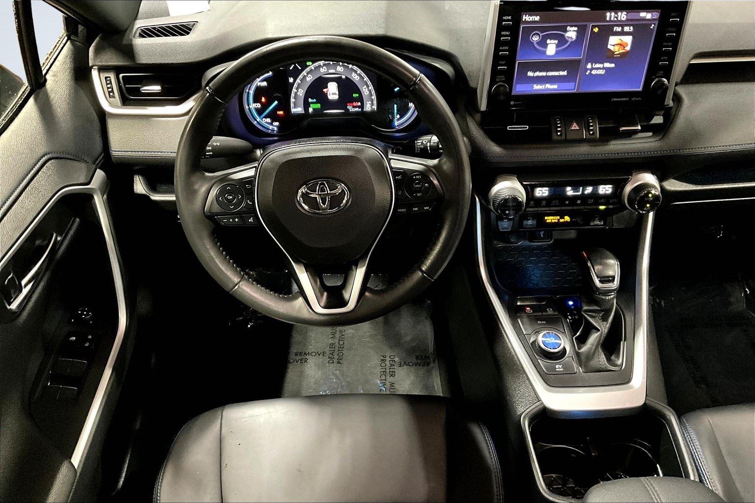 2022 Toyota RAV4 Hybrid XSE photo 2