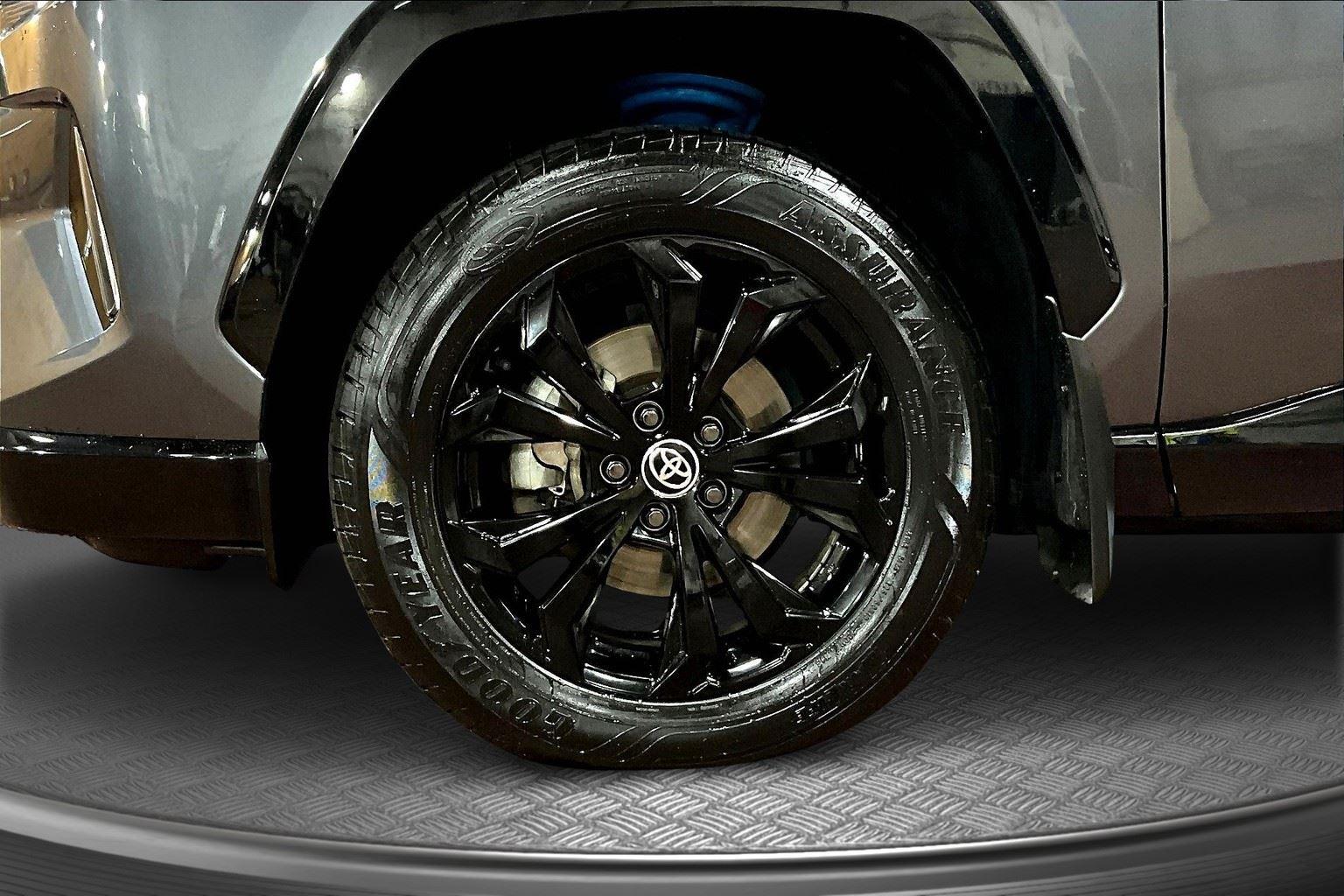 2022 Toyota RAV4 Hybrid XSE photo 5