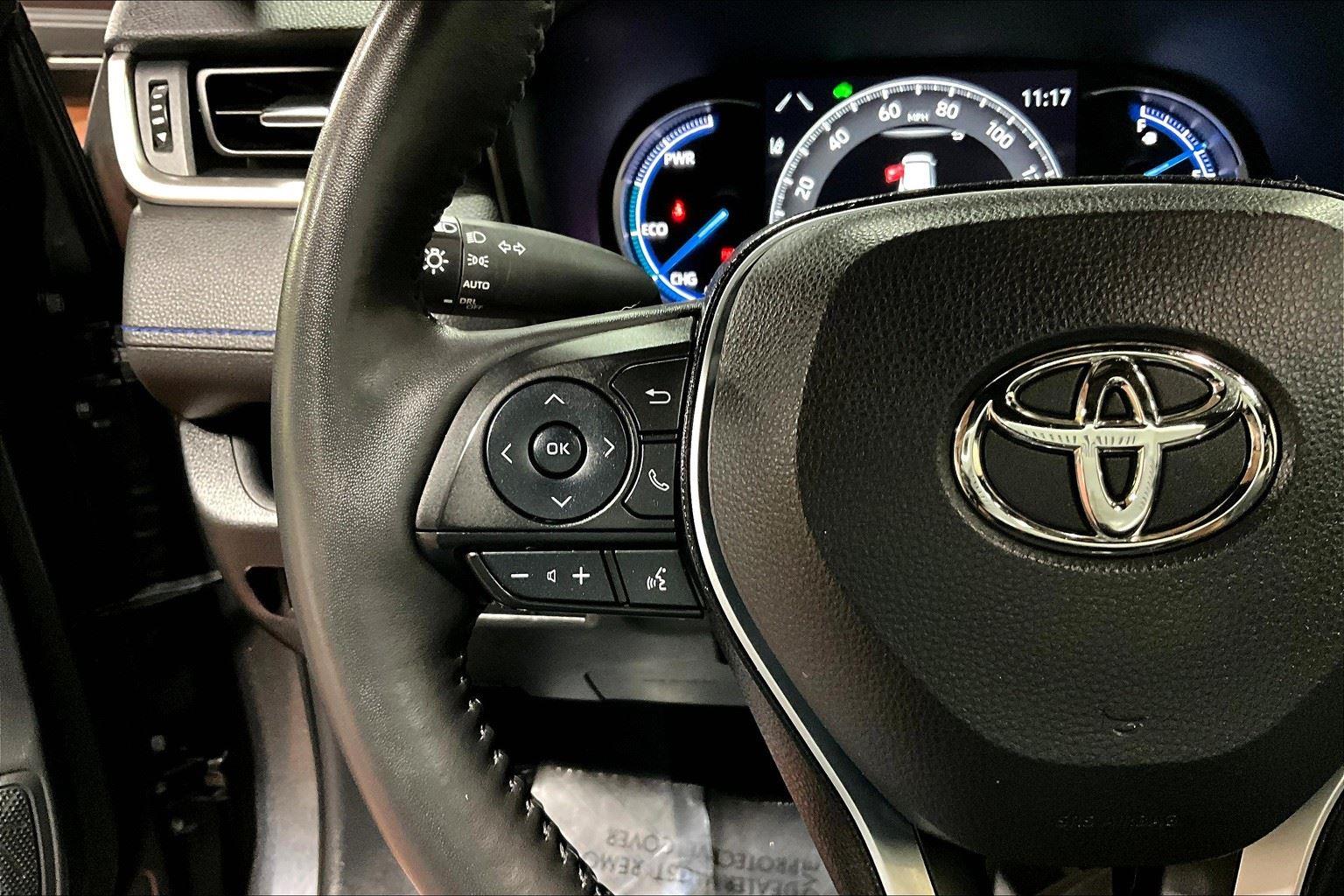 2022 Toyota RAV4 Hybrid XSE photo 14